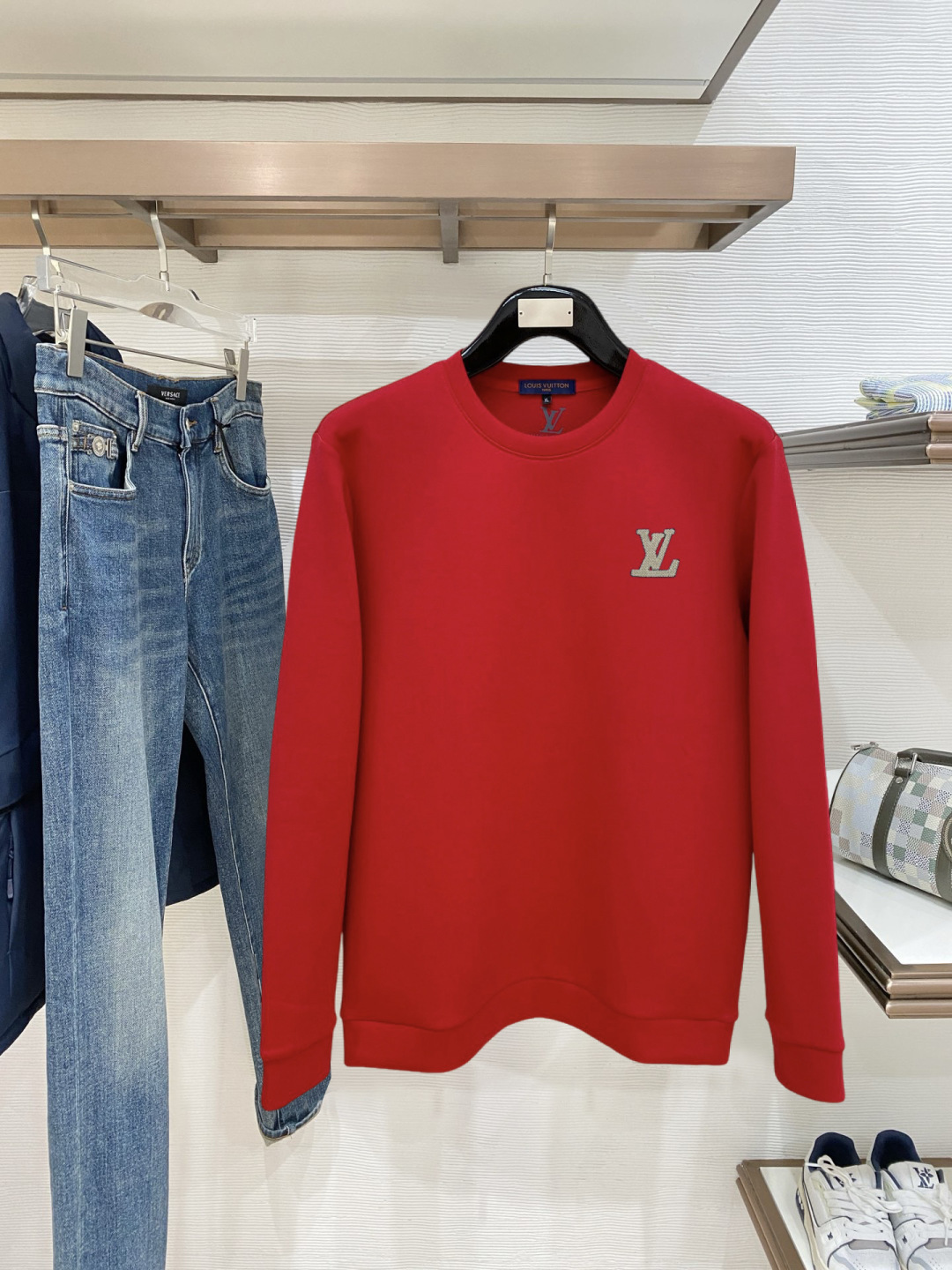 Lv 新年中国红 2025秋冬新款 顶级版本 最新款空气层 卫衣独家发售！原版复刻，独家设计，超强工艺！