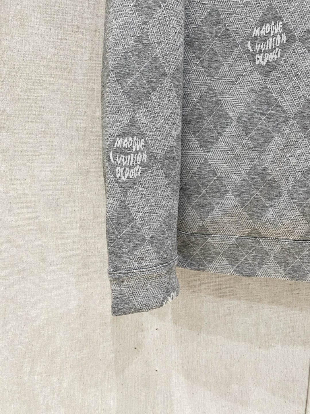 🌾 LV 2025 早秋新款爆款专柜新款休闲时尚夹克 超前卫设计风格 细腻舒适 穿着非常轻便不易起皱。多