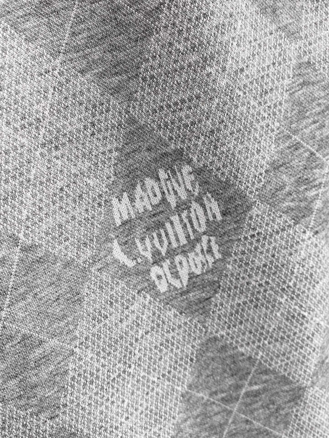 🌾 LV 2025 早秋新款爆款专柜新款休闲时尚夹克 超前卫设计风格 细腻舒适 穿着非常轻便不易起皱。多