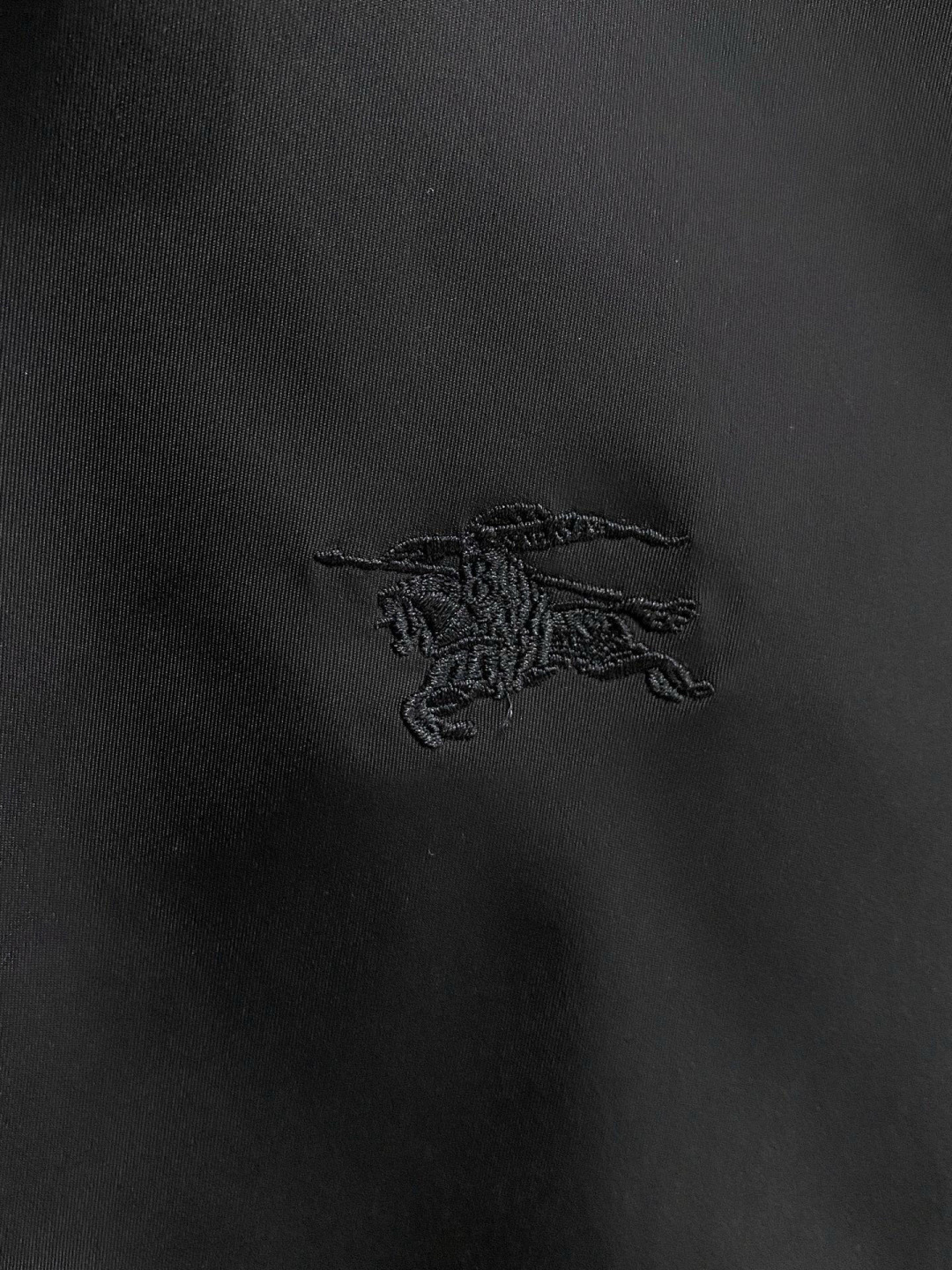 🌾 巴宝莉 2025 早秋新款爆款专柜新款休闲时尚夹克 超前卫设计风格 细腻舒适 穿着非常轻便不易起皱。