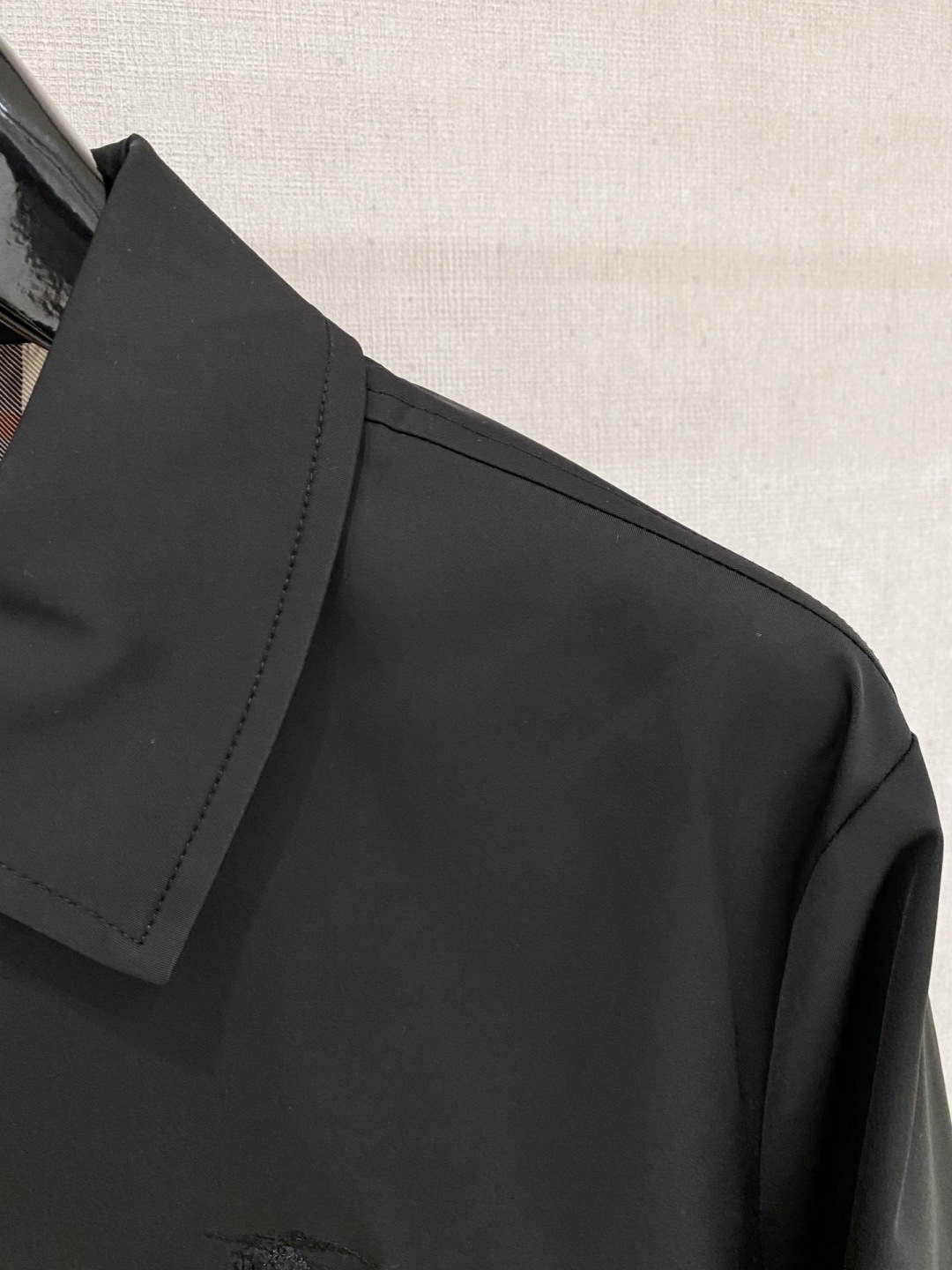 🌾 巴宝莉 2025 早秋新款爆款专柜新款休闲时尚夹克 超前卫设计风格 细腻舒适 穿着非常轻便不易起皱。