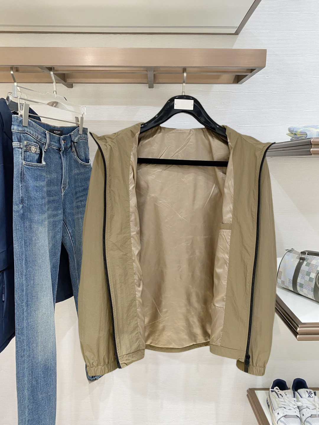 🌾 巴宝莉 2025 早秋新款爆款专柜新款休闲时尚夹克 超前卫设计风格 细腻舒适 穿着非常轻便不易起皱。