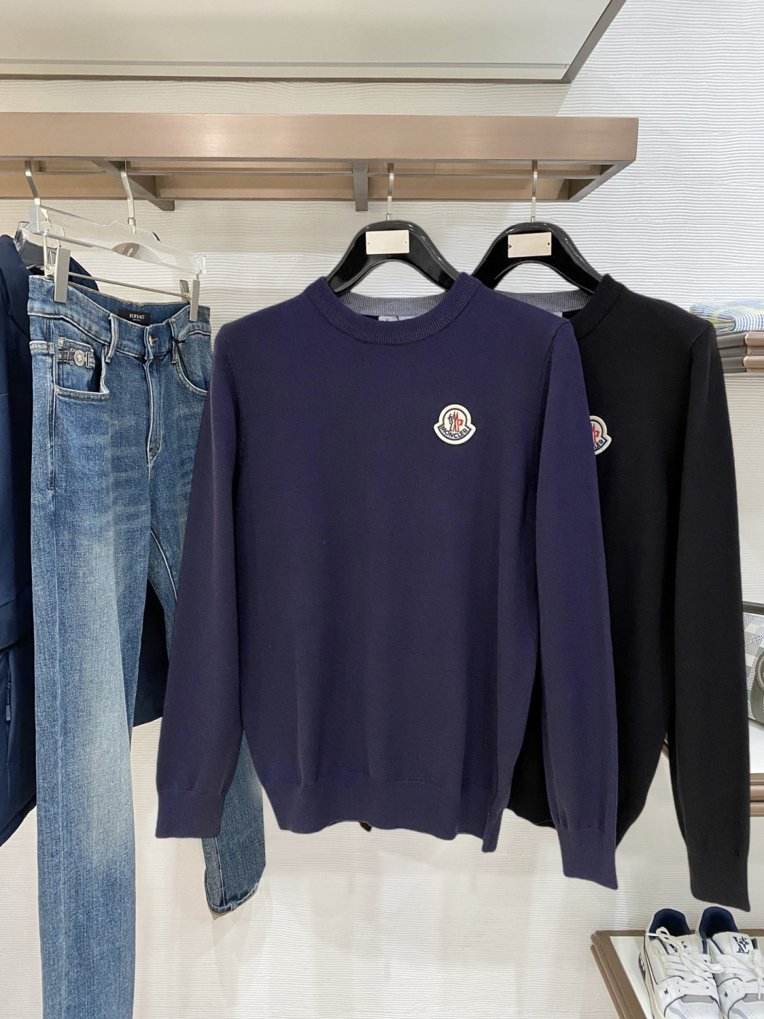 🌾 蒙口 2025秋冬 羊毛混纺套头针织毛衣很有亮点细节上凸显质感 整体设计上身时尚而赋予现代气息感合体