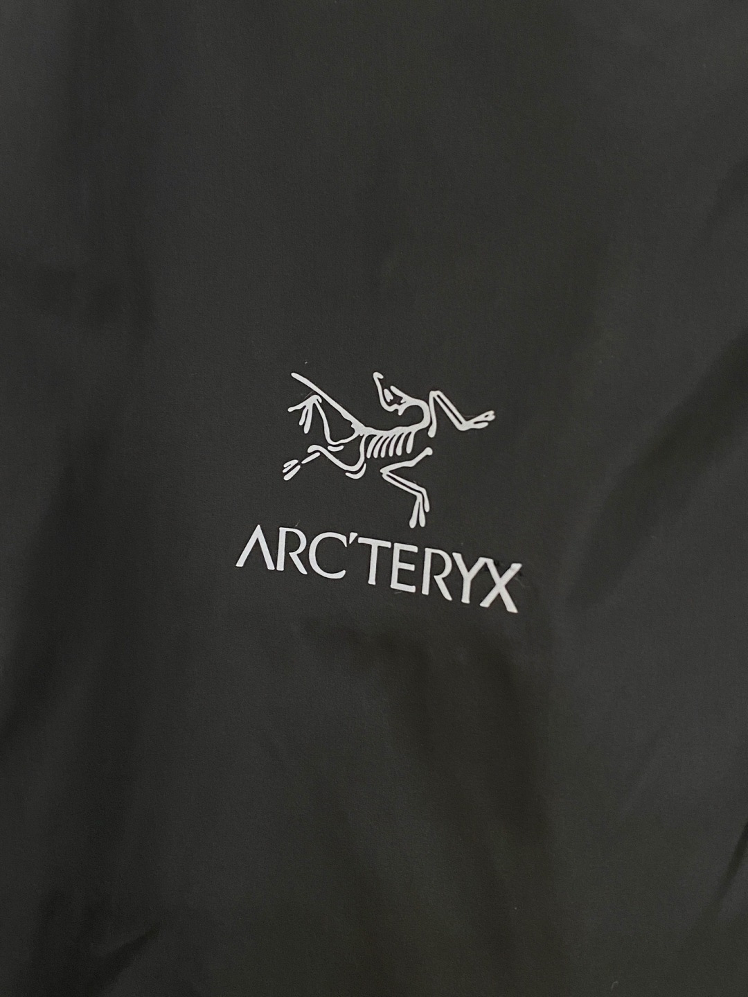 🌾 🌾 始祖鸟 2025新品羊毛衣外套 具有手感细腻柔软，可直接与肌肤接触，让暖心的纱线变化出细腻的质感