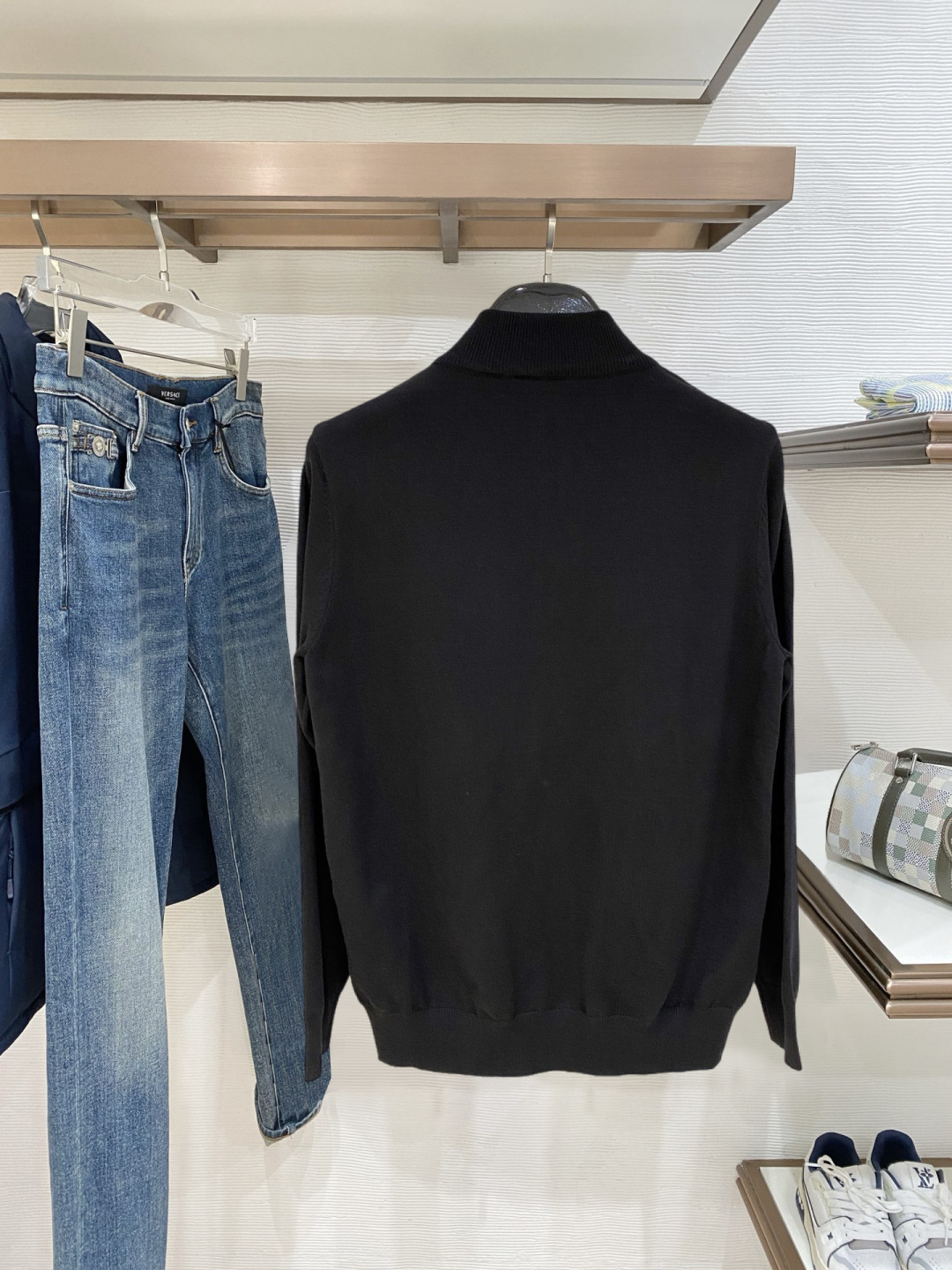 🌾 🌾 始祖鸟 2025新品羊毛衣外套 具有手感细腻柔软，可直接与肌肤接触，让暖心的纱线变化出细腻的质感