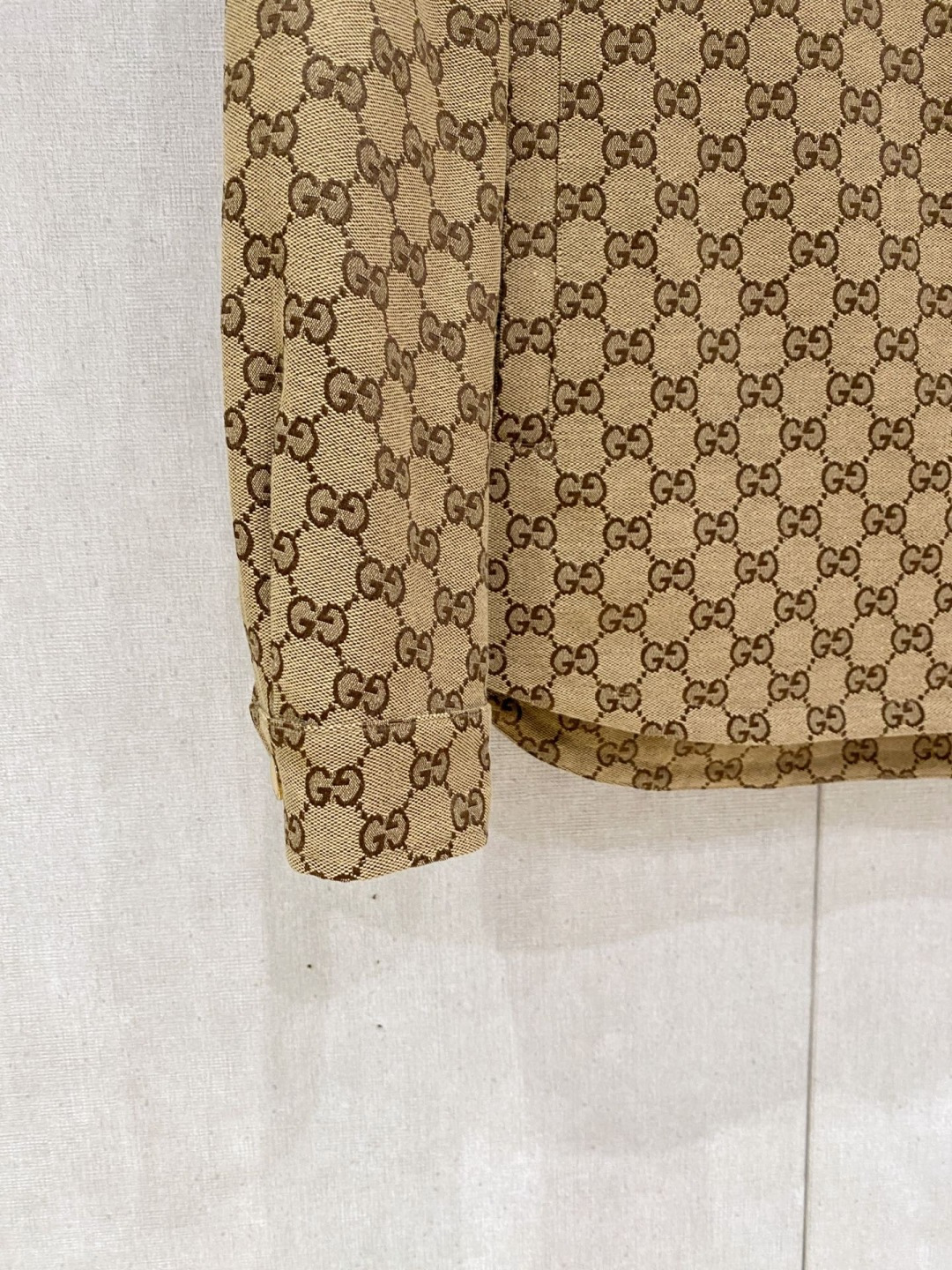 🌾 古驰 2025 早秋新款爆款专柜新款休闲时尚夹克 超前卫设计风格 细腻舒适 穿着非常轻便不易起皱。多