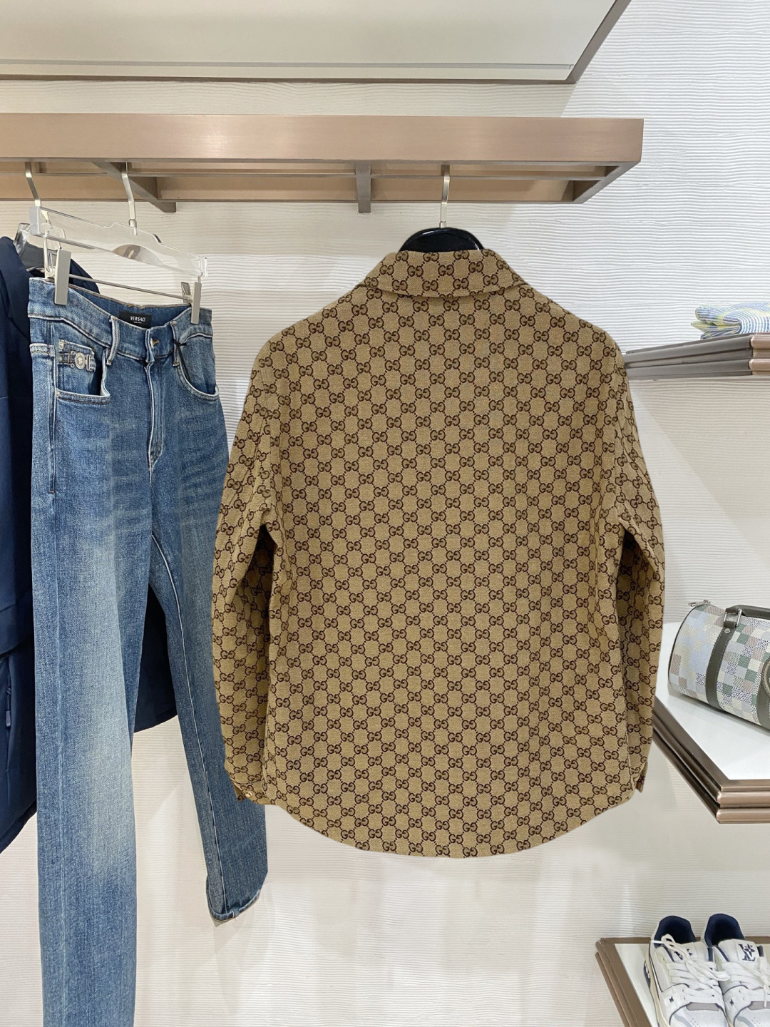 🌾 古驰 2025 早秋新款爆款专柜新款休闲时尚夹克 超前卫设计风格 细腻舒适 穿着非常轻便不易起皱。多