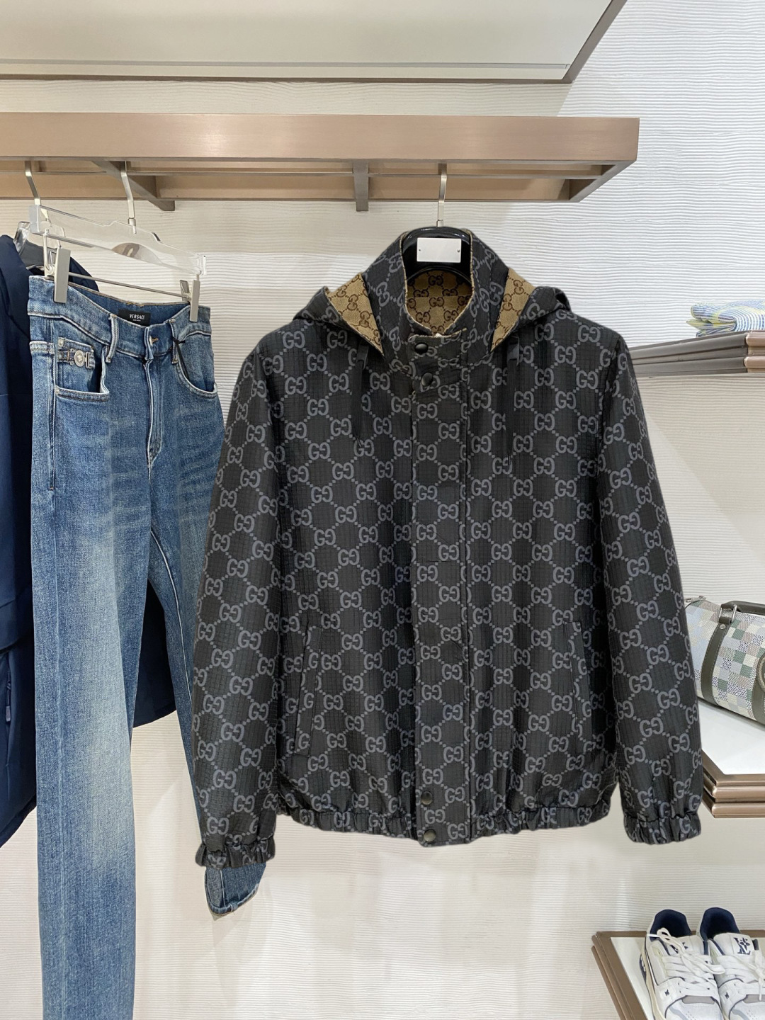 🌾 古驰 2025 早秋新款爆款专柜新款休闲时尚夹克 超前卫设计风格 细腻舒适 穿着非常轻便不易起皱。多