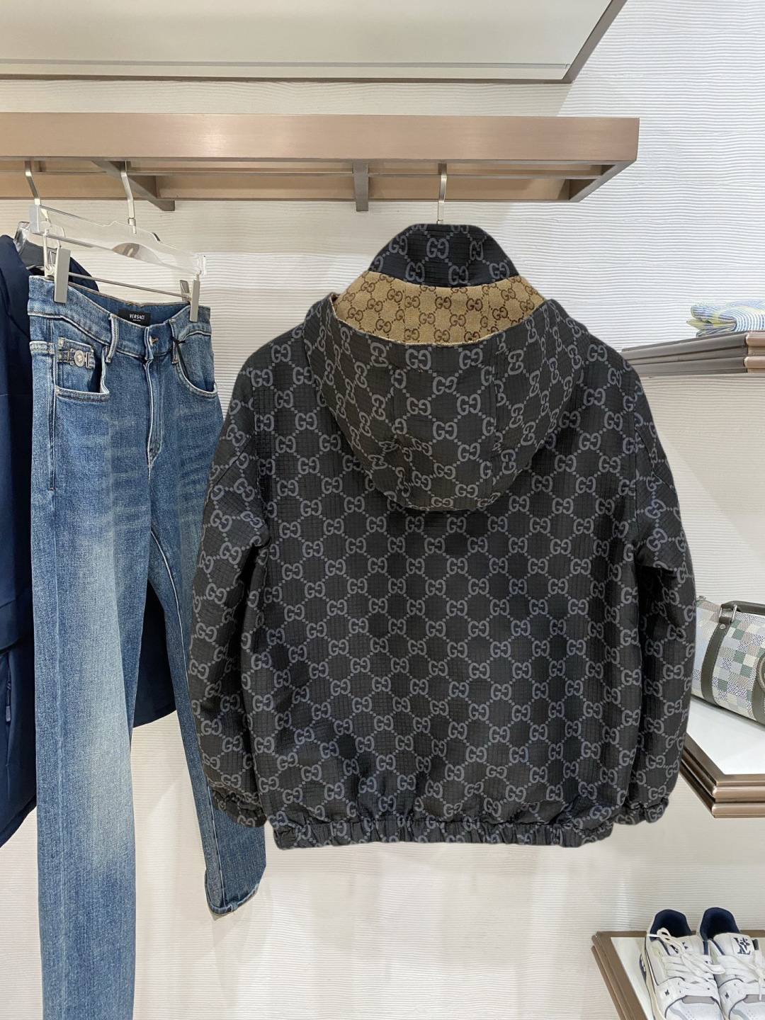 🌾 古驰 2025 早秋新款爆款专柜新款休闲时尚夹克 超前卫设计风格 细腻舒适 穿着非常轻便不易起皱。多