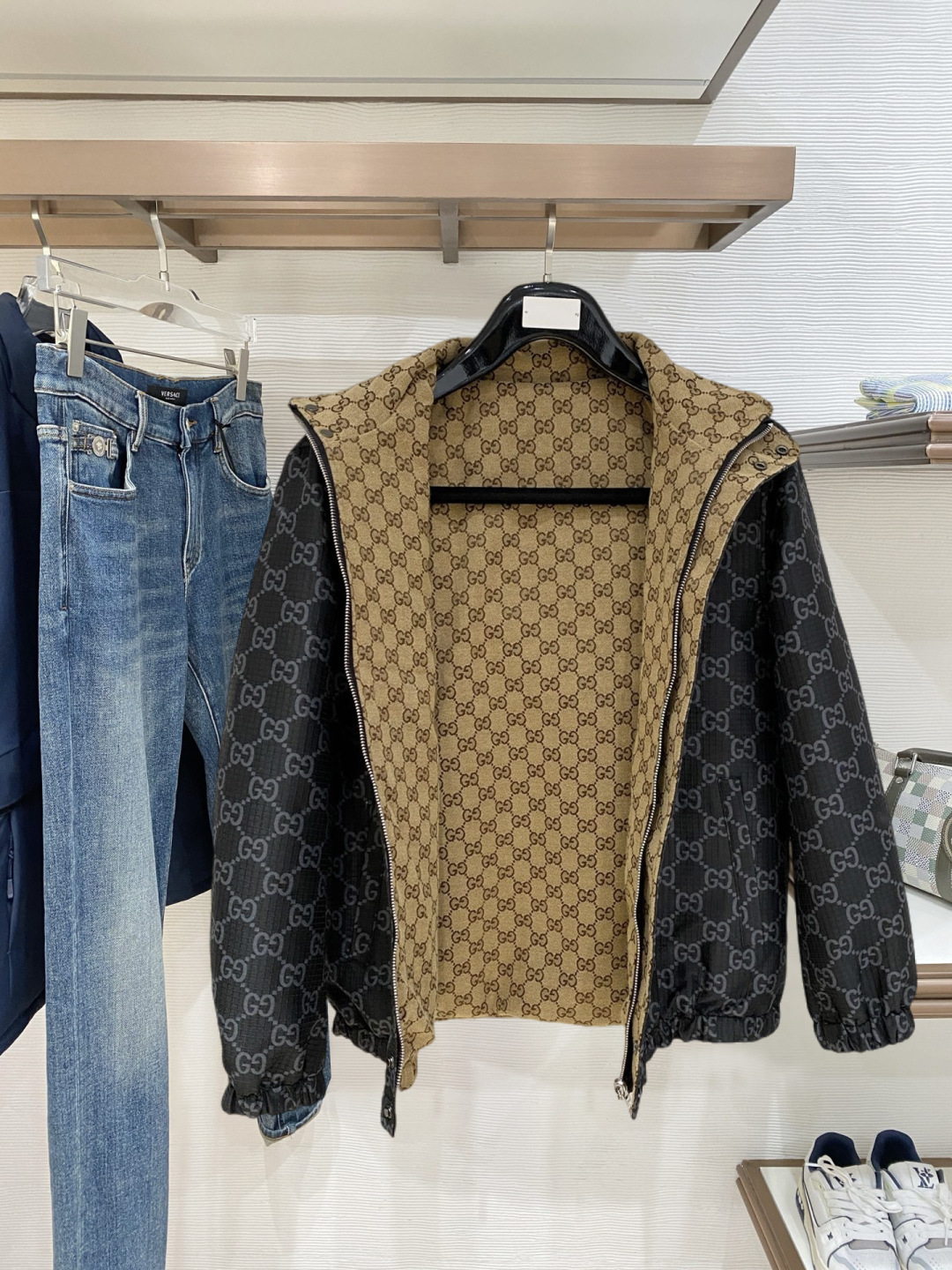 🌾 古驰 2025 早秋新款爆款专柜新款休闲时尚夹克 超前卫设计风格 细腻舒适 穿着非常轻便不易起皱。多