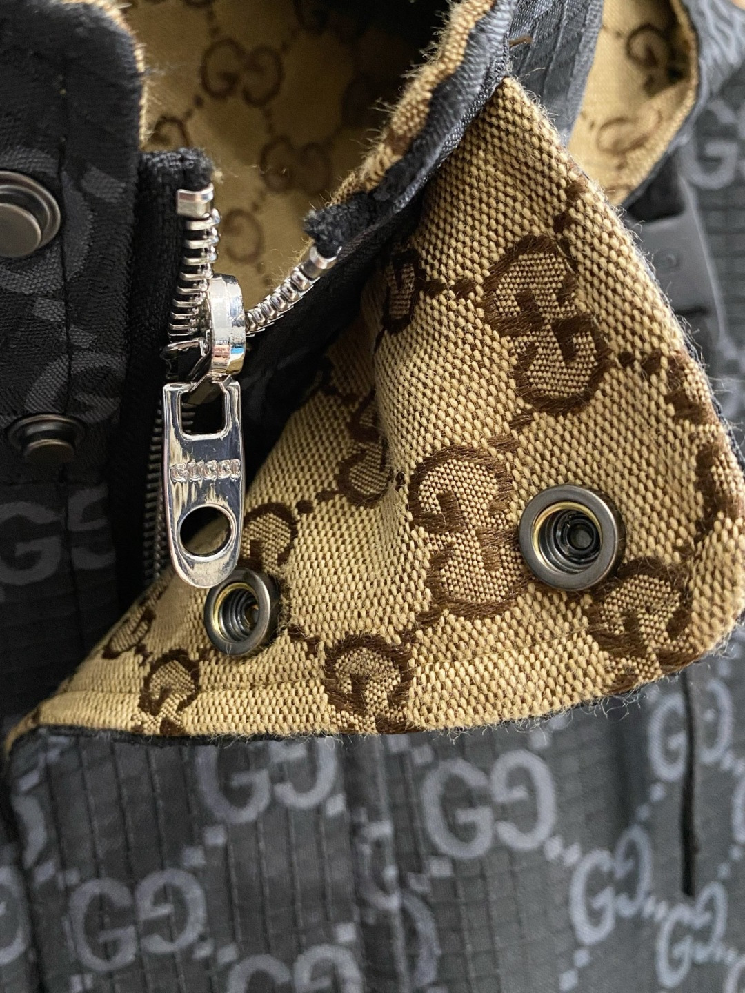 🌾 古驰 2025 早秋新款爆款专柜新款休闲时尚夹克 超前卫设计风格 细腻舒适 穿着非常轻便不易起皱。多