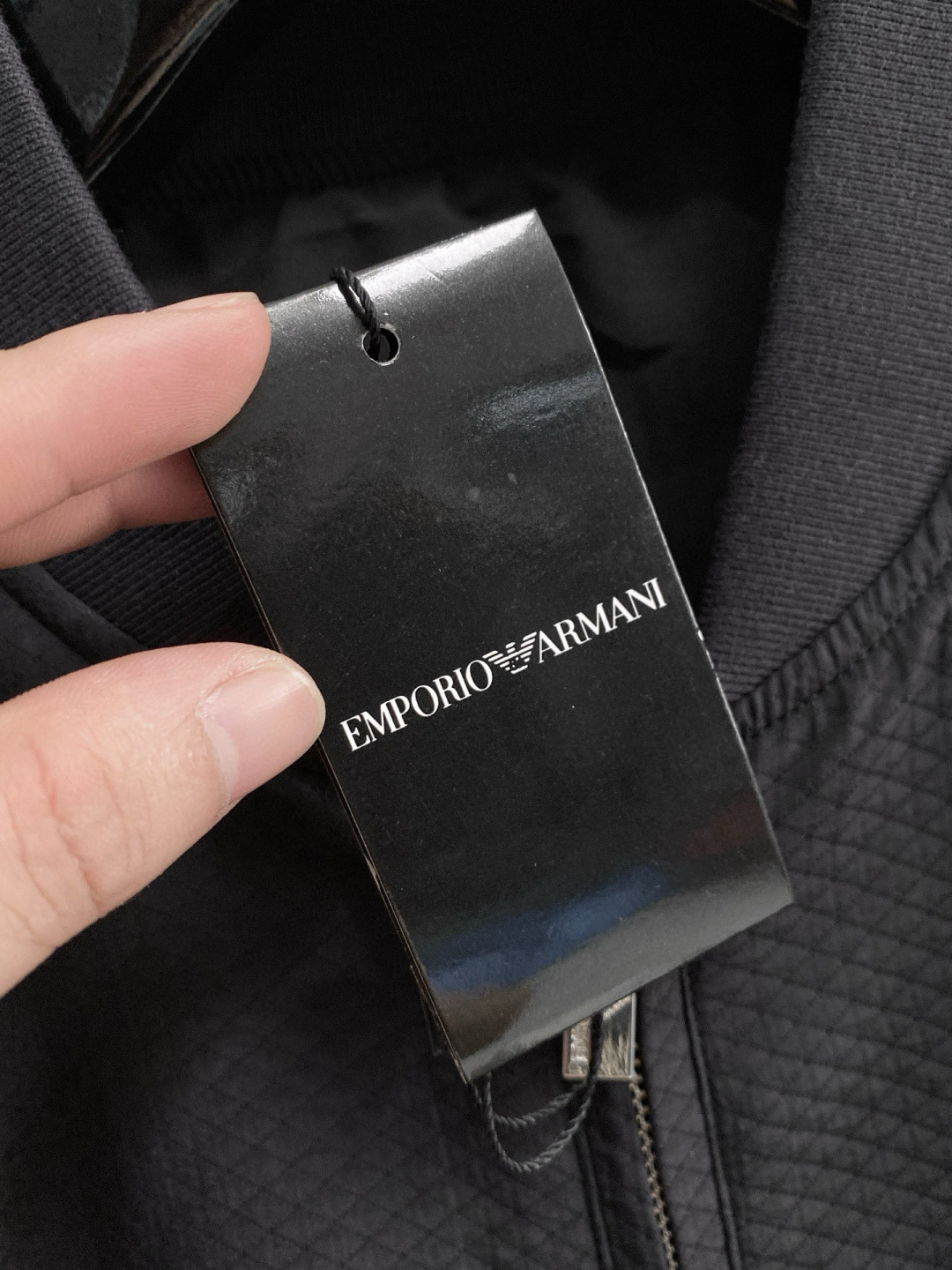 🌾 阿玛尼 2025 早秋新款爆款专柜新款休闲时尚夹克 超前卫设计风格 细腻舒适 穿着非常轻便不易起皱。