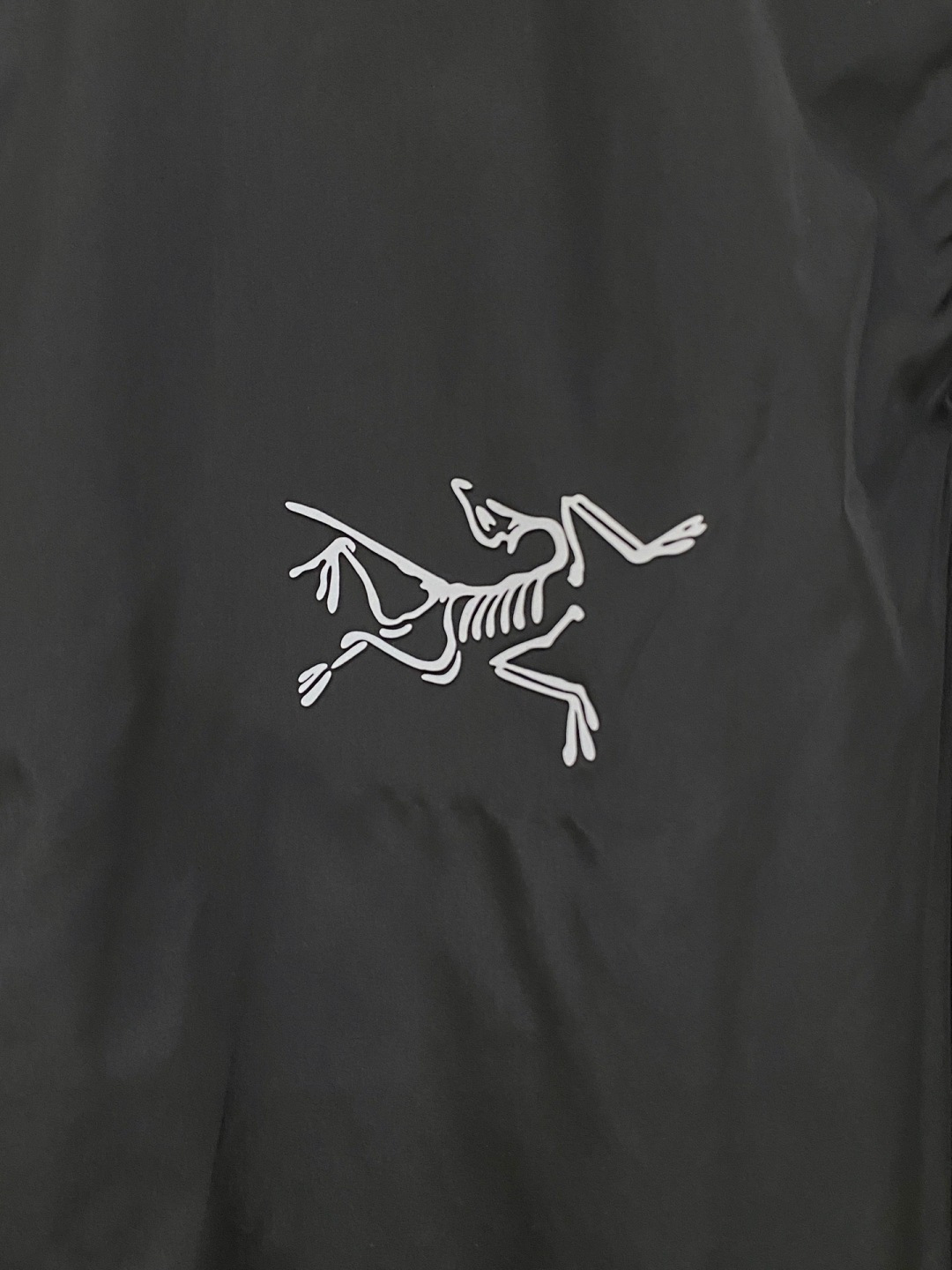 🌾 🌾 始祖鸟 2025新品羊毛衣外套 具有手感细腻柔软，可直接与肌肤接触，让暖心的纱线变化出细腻的质感