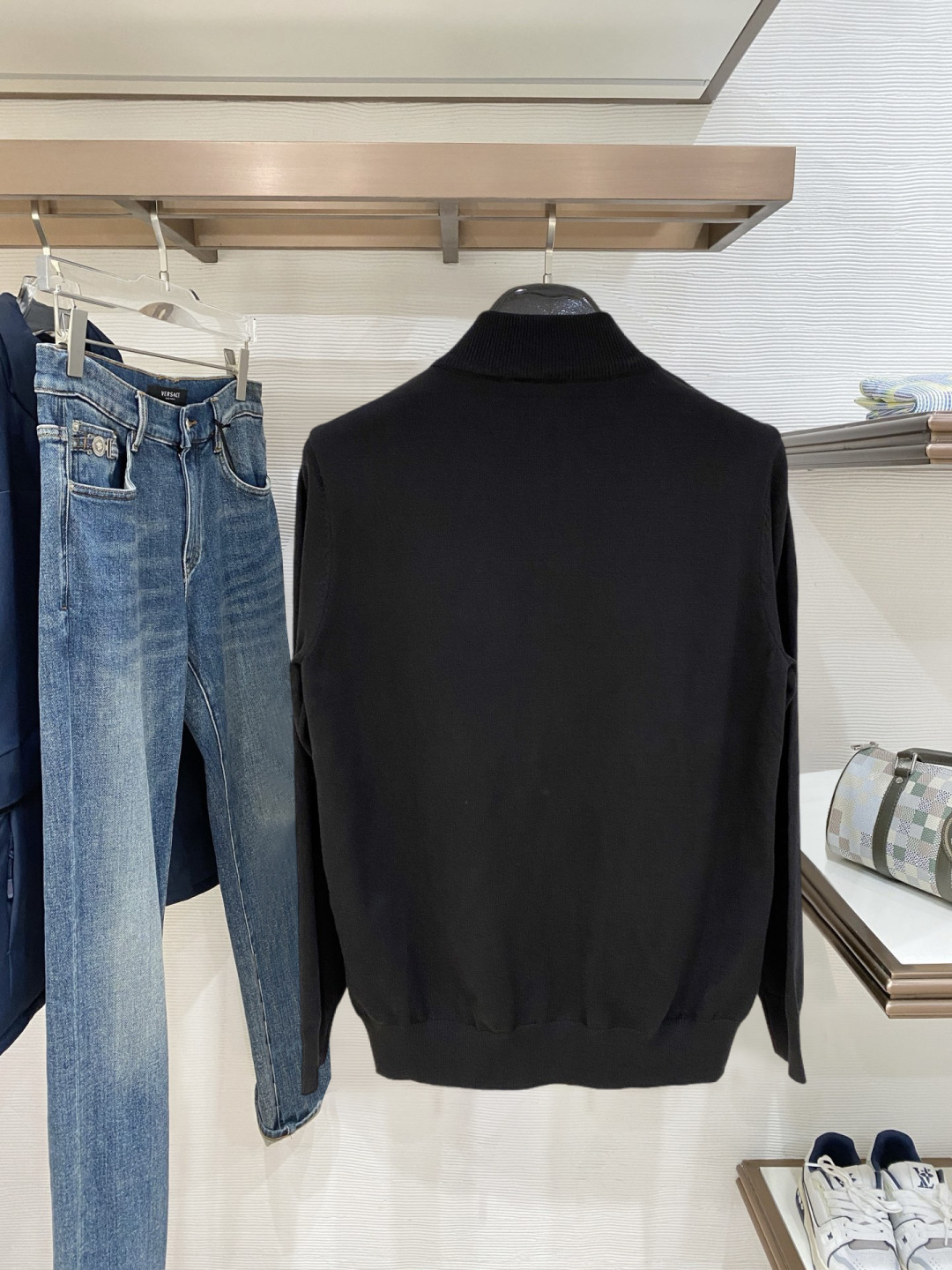 🌾 🌾 始祖鸟 2025新品羊毛衣外套 具有手感细腻柔软，可直接与肌肤接触，让暖心的纱线变化出细腻的质感