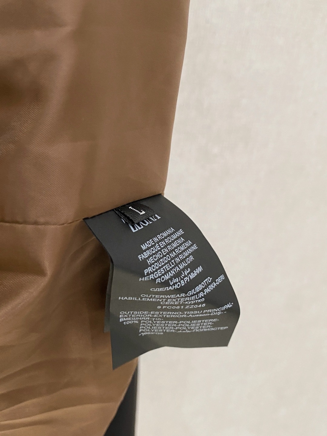 🌾 杰尼亚 2025 早秋新款爆款专柜新款休闲时尚夹克 超前卫设计风格 细腻舒适 穿着非常轻便不易起皱。