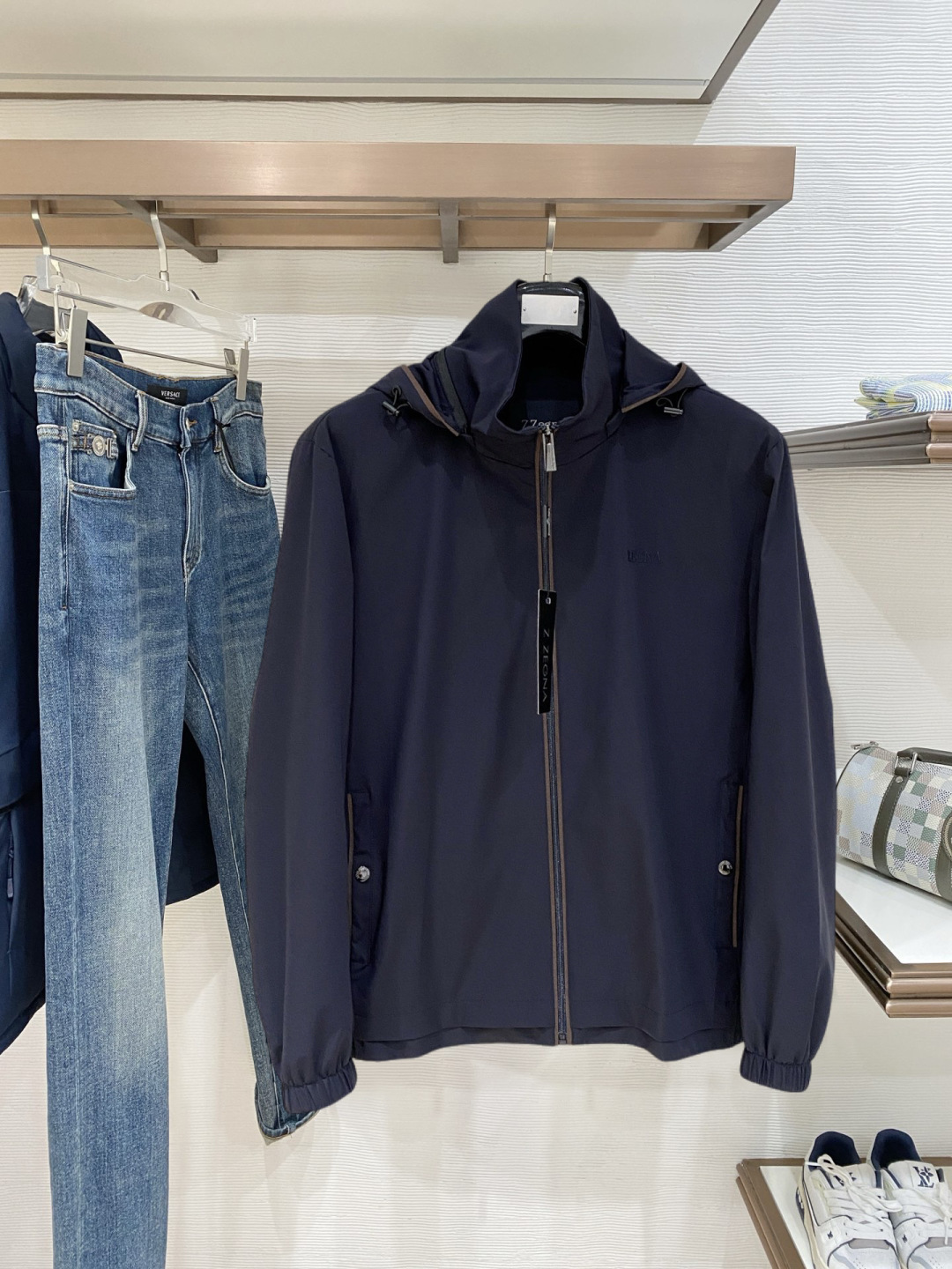 🌾 杰尼亚 2025 早秋新款爆款专柜新款休闲时尚夹克 超前卫设计风格 细腻舒适 穿着非常轻便不易起皱。