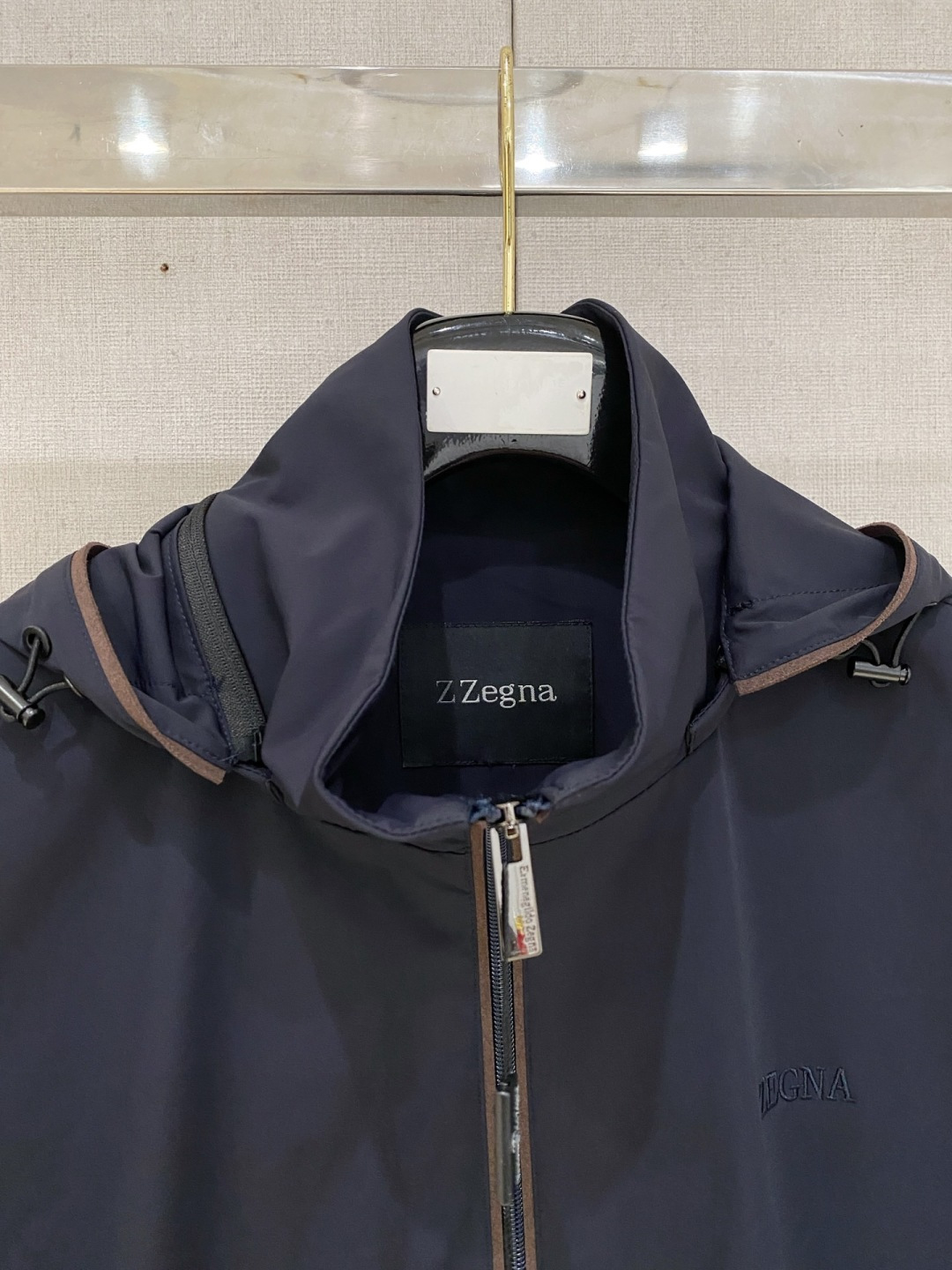 🌾 杰尼亚 2025 早秋新款爆款专柜新款休闲时尚夹克 超前卫设计风格 细腻舒适 穿着非常轻便不易起皱。