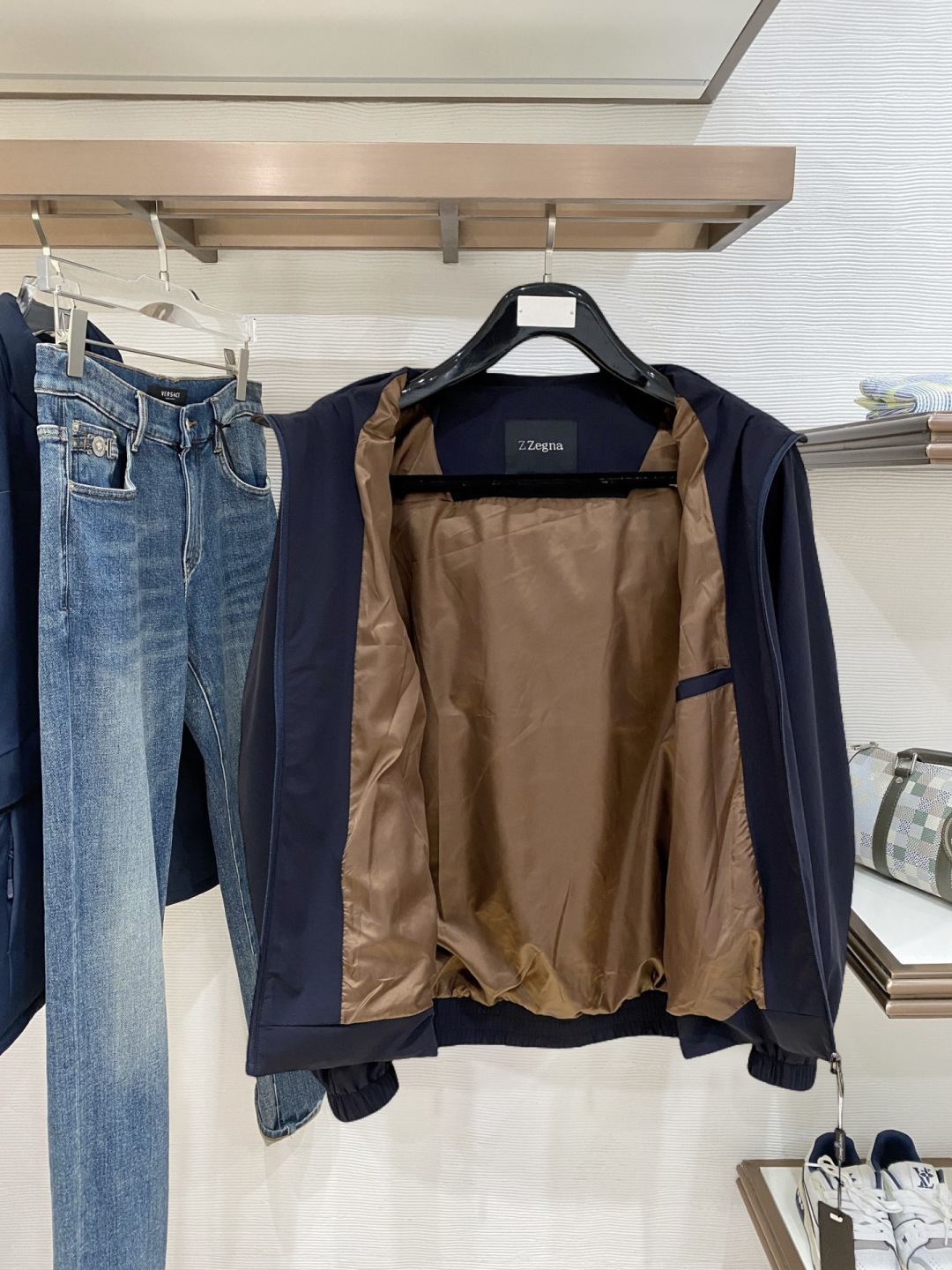 🌾 杰尼亚 2025 早秋新款爆款专柜新款休闲时尚夹克 超前卫设计风格 细腻舒适 穿着非常轻便不易起皱。