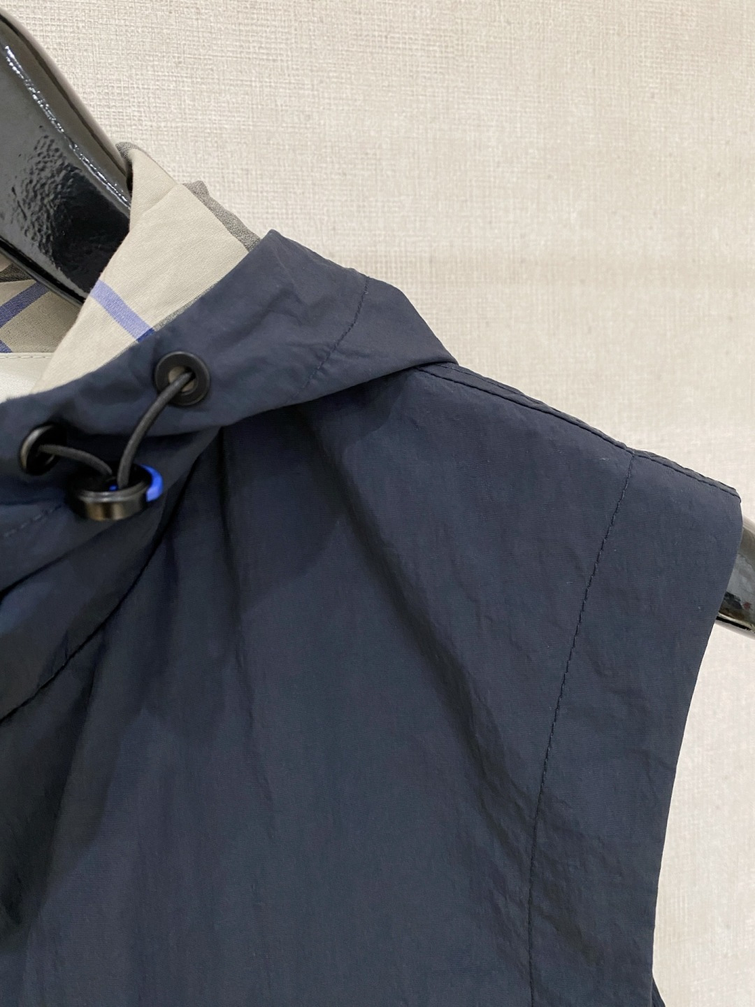 🌾 巴宝莉 马甲 2025FW秋冬新品 连帽夹克外套，该款夹克外层超柔聚酯纤维防风防水，功能与时尚型兼具