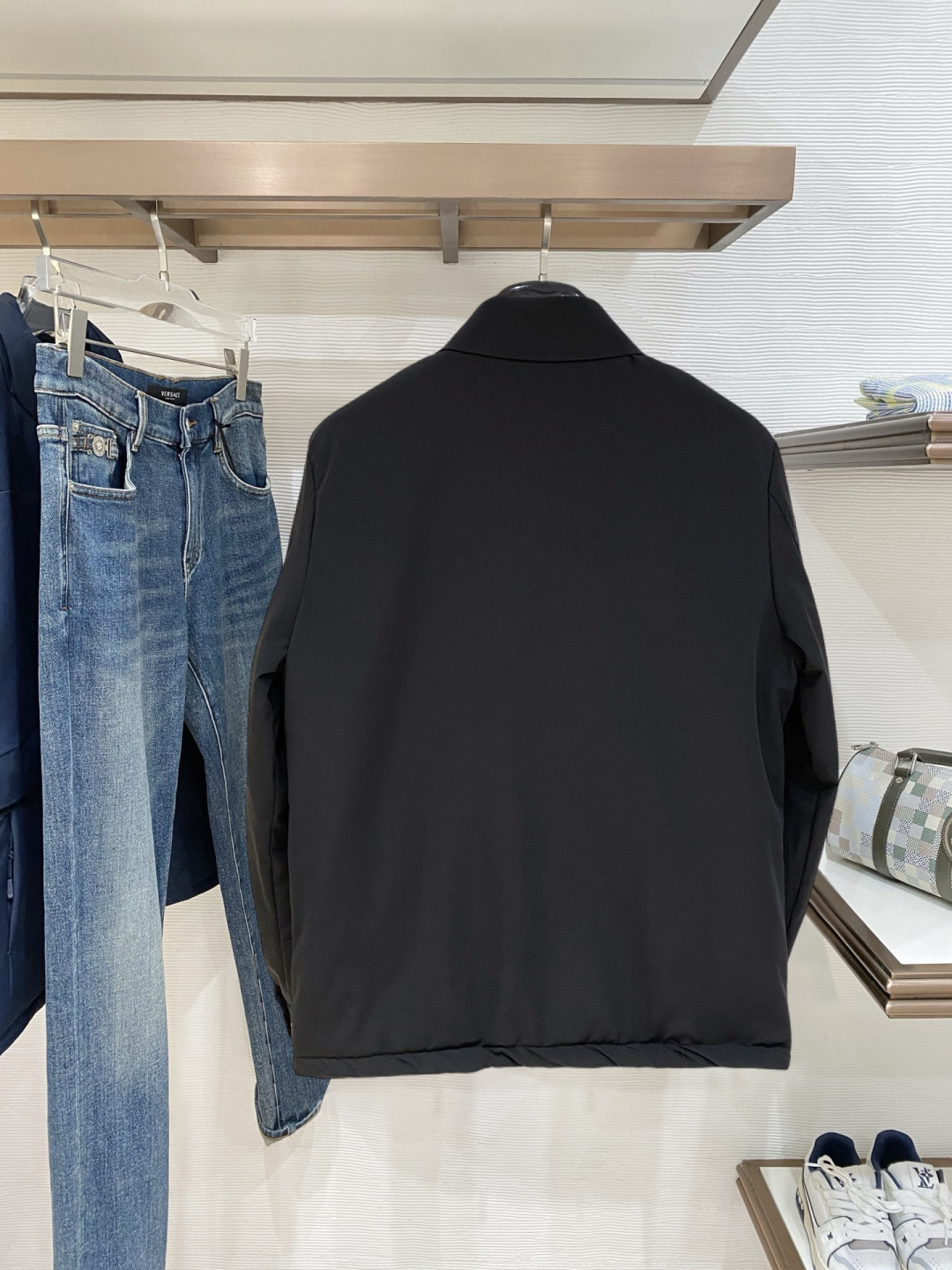 Loro Piana 高品质秋冬新款加厚外套，秀场新品‼品相非常完美，记忆面料舒适保暖，色泽饱满诱人，非