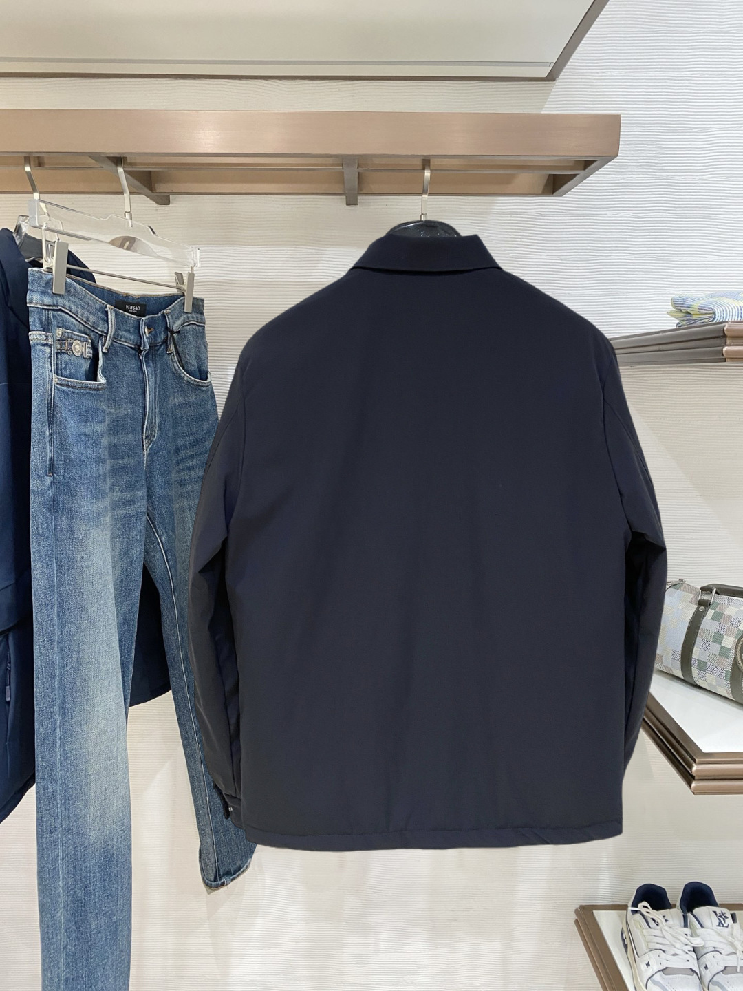 Loro Piana 高品质秋冬新款加厚外套，秀场新品‼品相非常完美，记忆面料舒适保暖，色泽饱满诱人，非