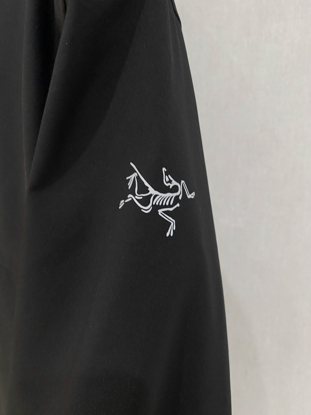 开春新品 ARC’TERYX*始祖鸟 26ss新款轻薄硬壳冲锋衣百搭户外男女同款🔥采用原厂GORE-TE