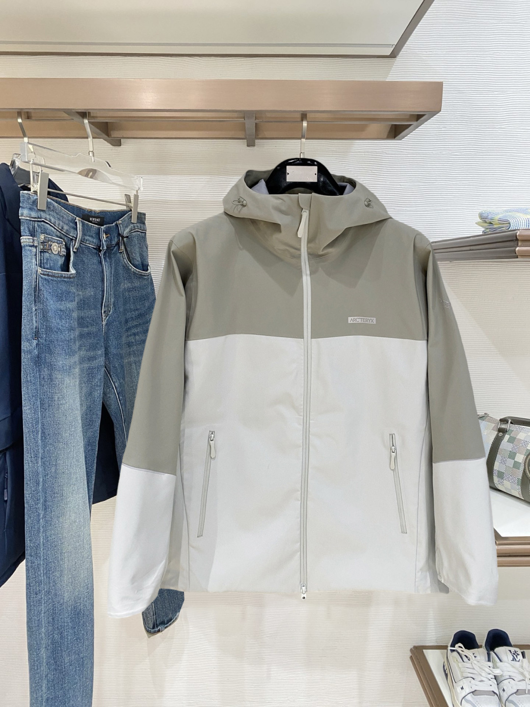 开春新品 ARC’TERYX*始祖鸟 26ss新款轻薄硬壳冲锋衣百搭户外男女同款🔥采用原厂GORE-TE