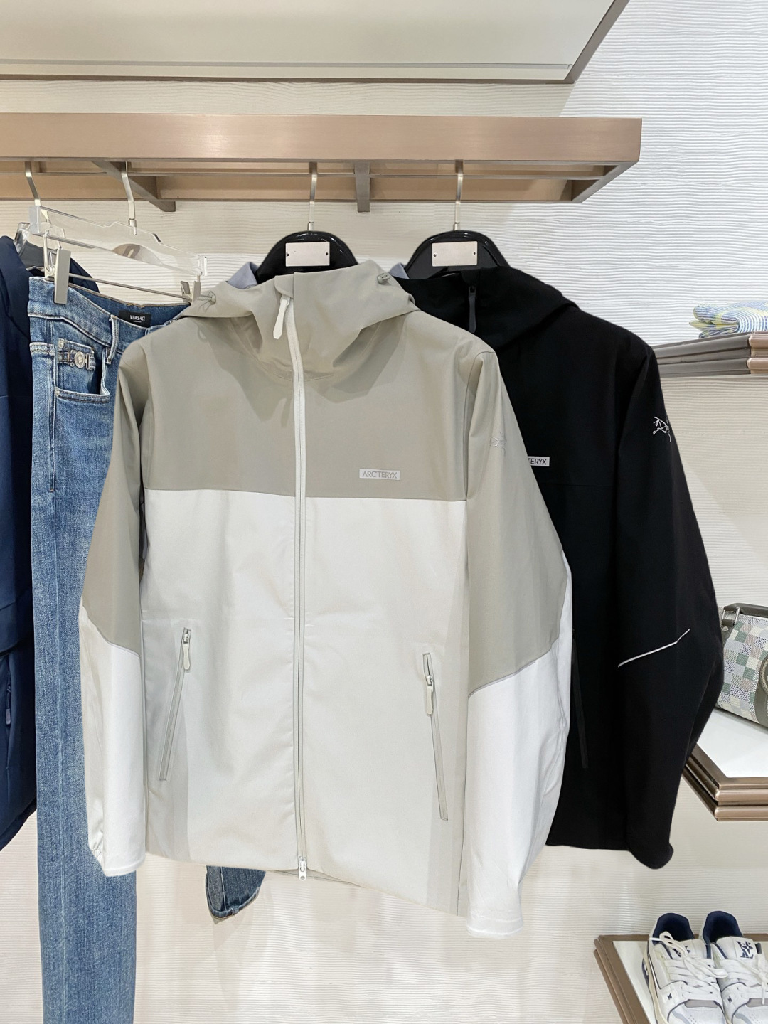 开春新品 ARC’TERYX*始祖鸟 26ss新款轻薄硬壳冲锋衣百搭户外男女同款🔥采用原厂GORE-TE