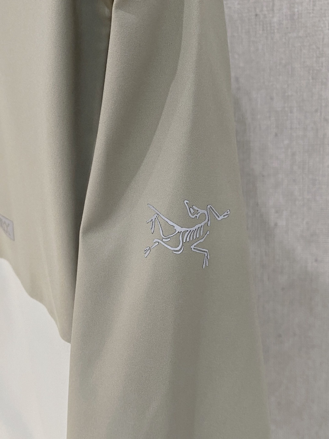 开春新品 ARC’TERYX*始祖鸟 26ss新款轻薄硬壳冲锋衣百搭户外男女同款🔥采用原厂GORE-TE