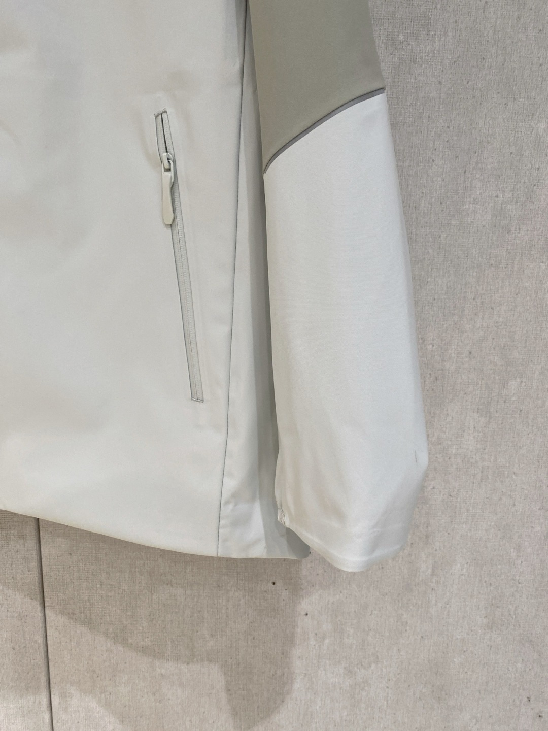 开春新品 ARC’TERYX*始祖鸟 26ss新款轻薄硬壳冲锋衣百搭户外男女同款🔥采用原厂GORE-TE