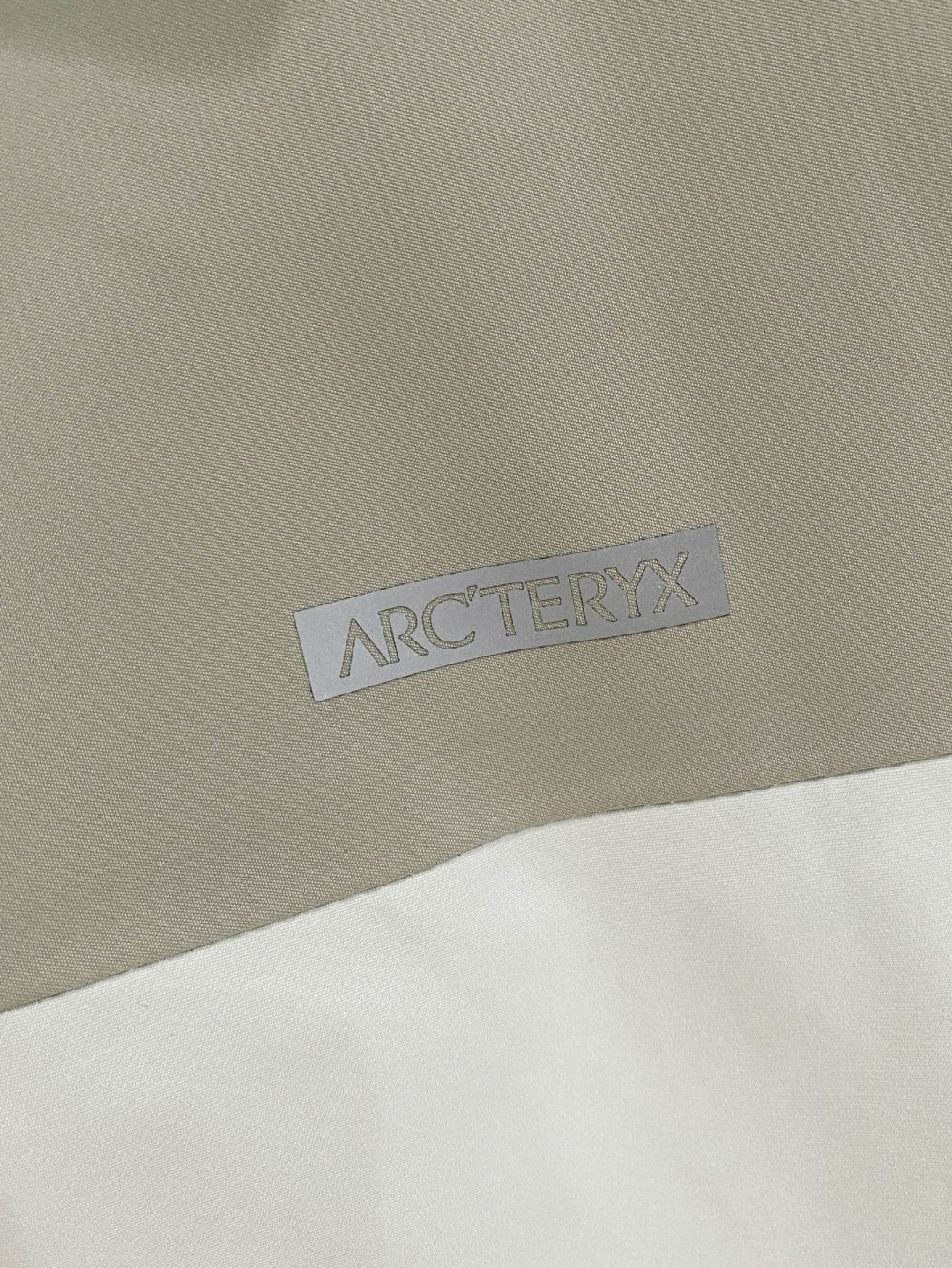 开春新品 ARC’TERYX*始祖鸟 26ss新款轻薄硬壳冲锋衣百搭户外男女同款🔥采用原厂GORE-TE