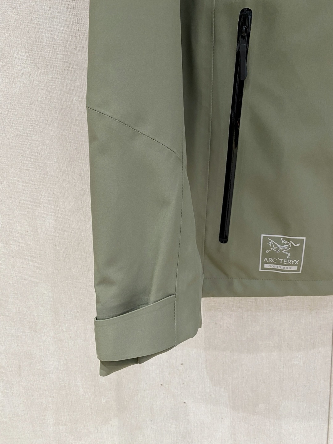 开春新品 ARC’TERYX*始祖鸟 26ss新款轻薄硬壳冲锋衣百搭户外男女同款🔥采用原厂GORE-TE