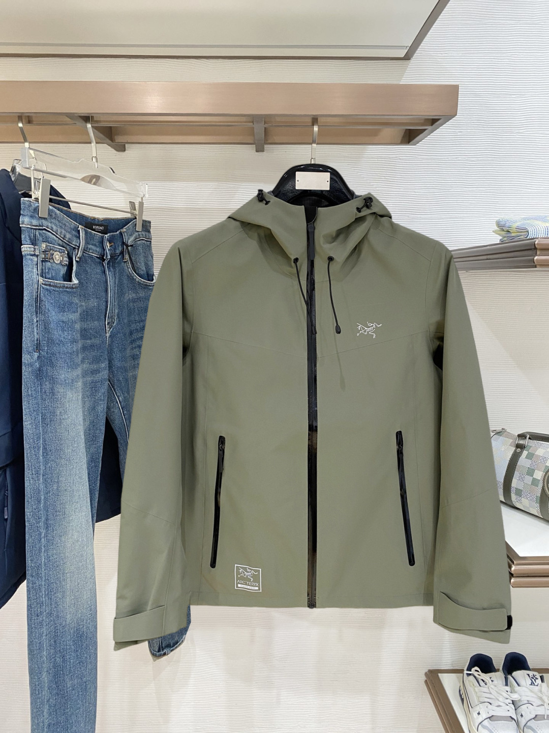 开春新品 ARC’TERYX*始祖鸟 26ss新款轻薄硬壳冲锋衣百搭户外男女同款🔥采用原厂GORE-TE