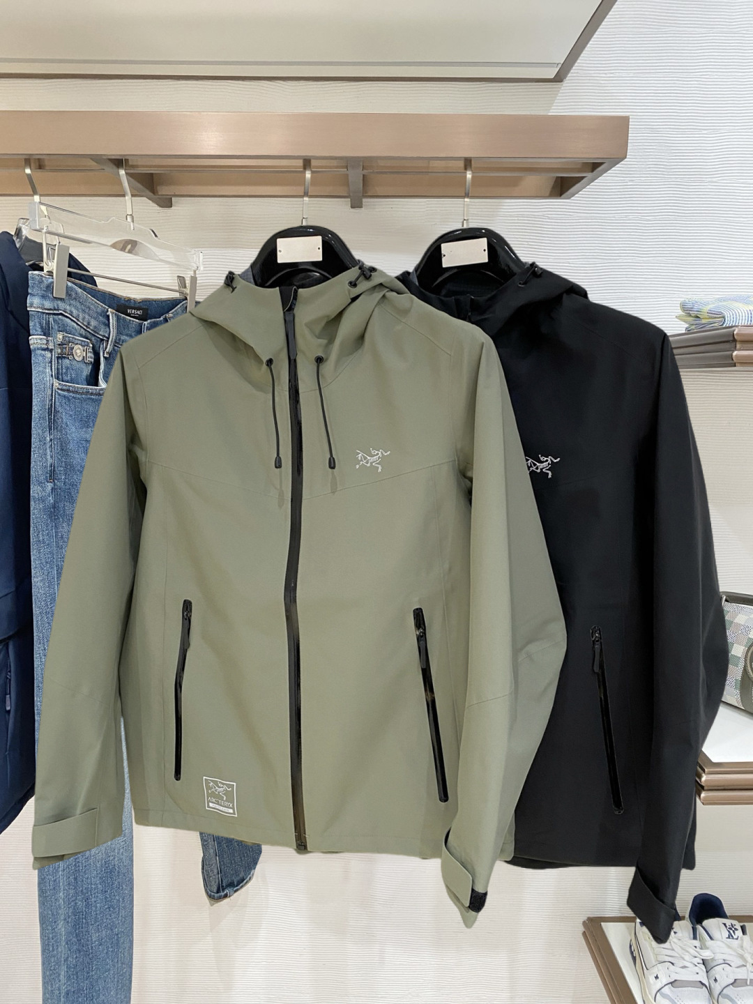 开春新品 ARC’TERYX*始祖鸟 26ss新款轻薄硬壳冲锋衣百搭户外男女同款🔥采用原厂GORE-TE