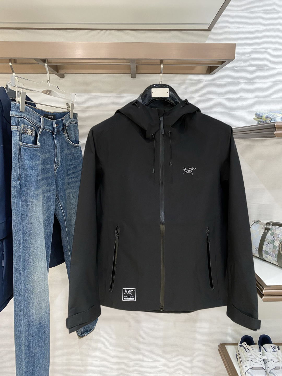 开春新品 ARC’TERYX*始祖鸟 26ss新款轻薄硬壳冲锋衣百搭户外男女同款🔥采用原厂GORE-TE