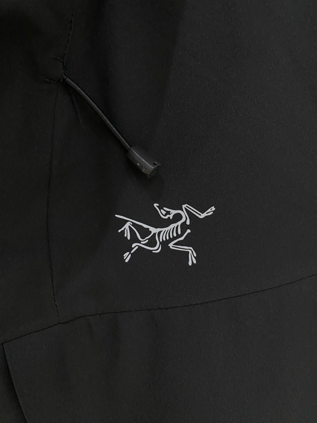 开春新品 ARC’TERYX*始祖鸟 26ss新款轻薄硬壳冲锋衣百搭户外男女同款🔥采用原厂GORE-TE