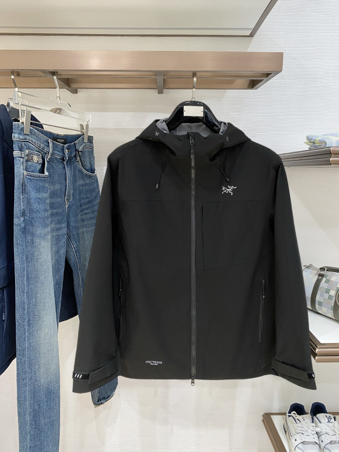 开春新品 ARC’TERYX*始祖鸟 26ss新款轻薄硬壳冲锋衣百搭户外男女同款🔥采用原厂GORE-TE