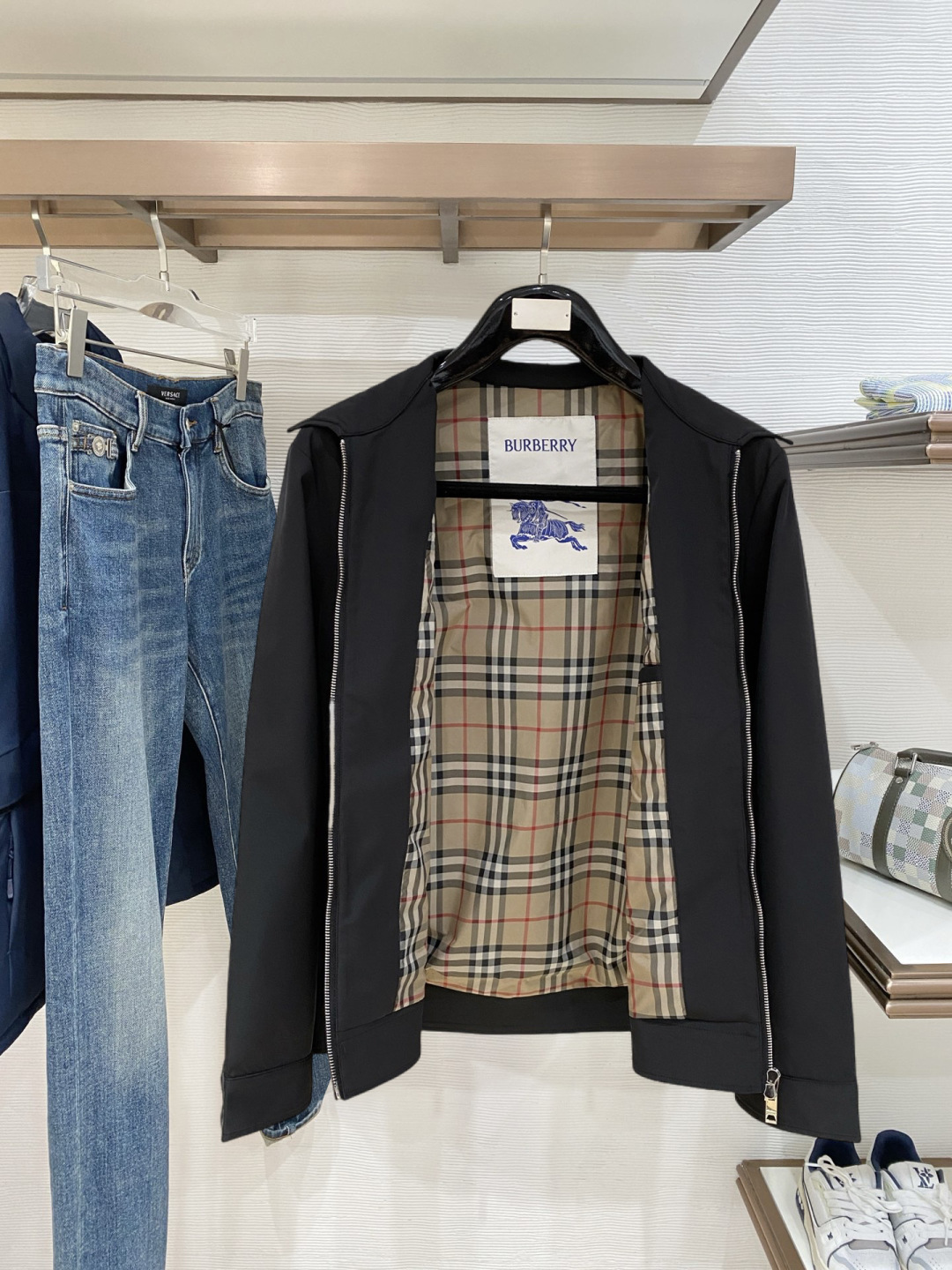 BBR 巴宝莉 2025 秋冬刺绣战马商务夹克新款爆款新款休闲时尚夹克外套 KK超前卫设计风格 细腻舒适