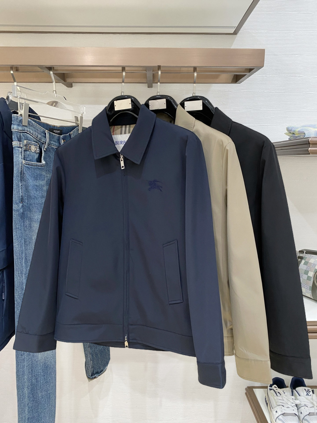 BBR 巴宝莉 2025 秋冬刺绣战马商务夹克新款爆款新款休闲时尚夹克外套 KK超前卫设计风格 细腻舒适