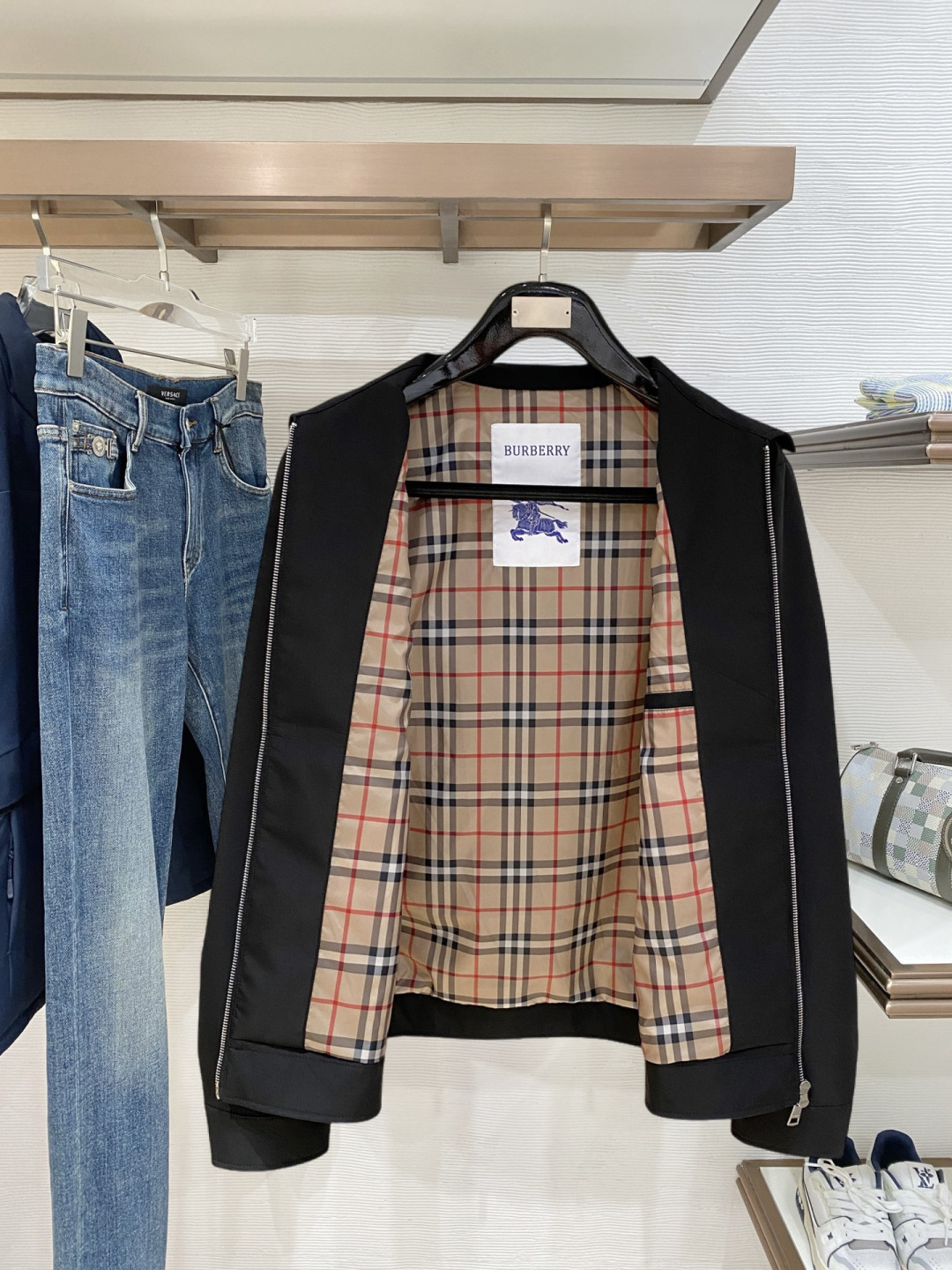 BBR 巴宝莉 2025 秋冬刺绣战马商务夹克新款爆款新款休闲时尚夹克外套 KK超前卫设计风格 细腻舒适