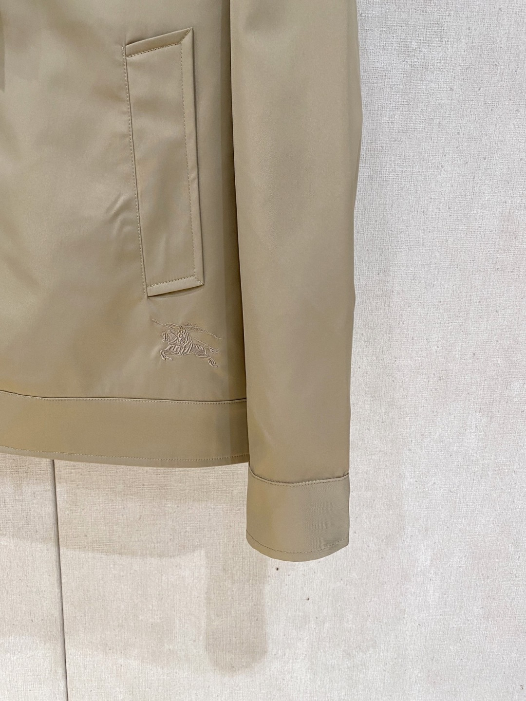 BBR 巴宝莉 2025 秋冬刺绣战马商务夹克新款爆款新款休闲时尚夹克外套 KK超前卫设计风格 细腻舒适