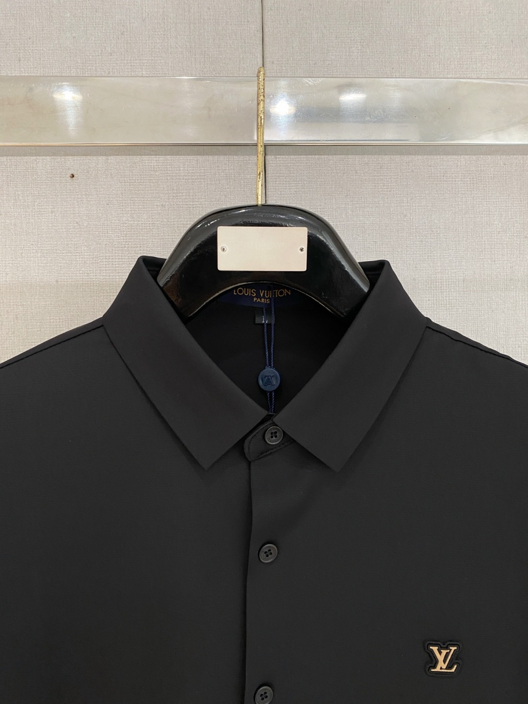 路易威登 Lv 秋季新款Polo翻领长袖 系列。定制顶级冰爽锦氨无痕衬衫🔥！重工艺1:1设计，时尚大牌元