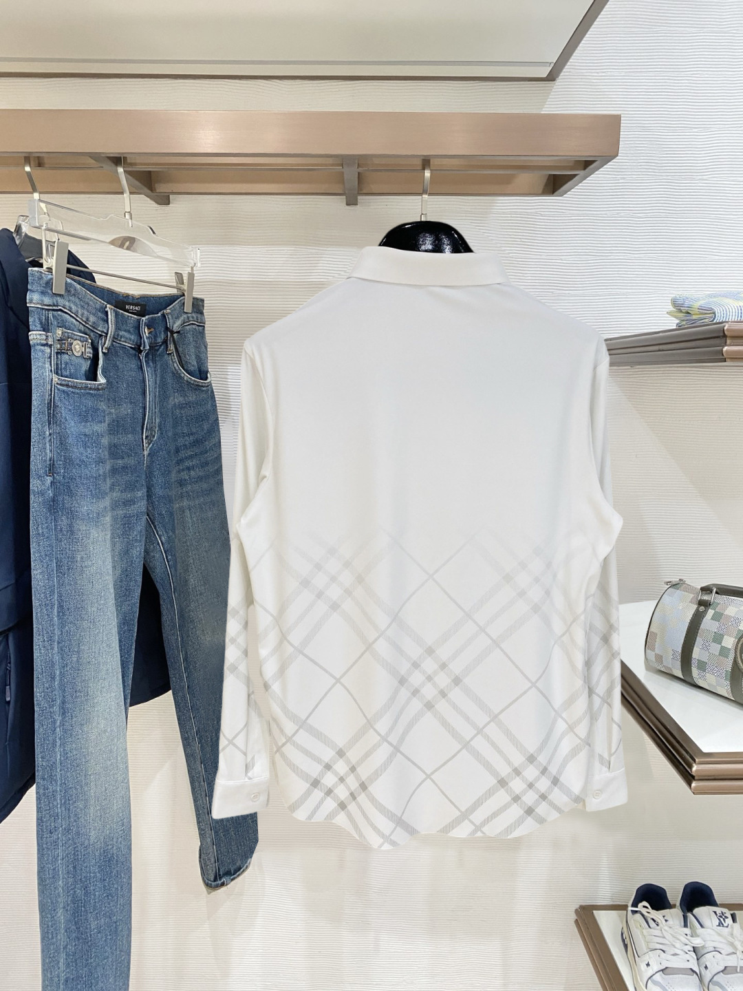 巴宝莉 秋季新款Polo翻领长袖 系列。定制顶级冰爽锦氨无痕衬衫🔥！重工艺1:1设计，时尚大牌元素log