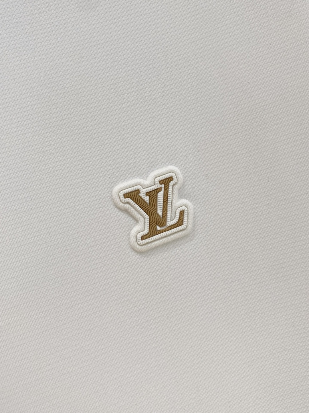 路易威登 Lv 秋季新款Polo翻领长袖 系列。定制顶级冰爽锦氨无痕衬衫🔥！重工艺1:1设计，时尚大牌元