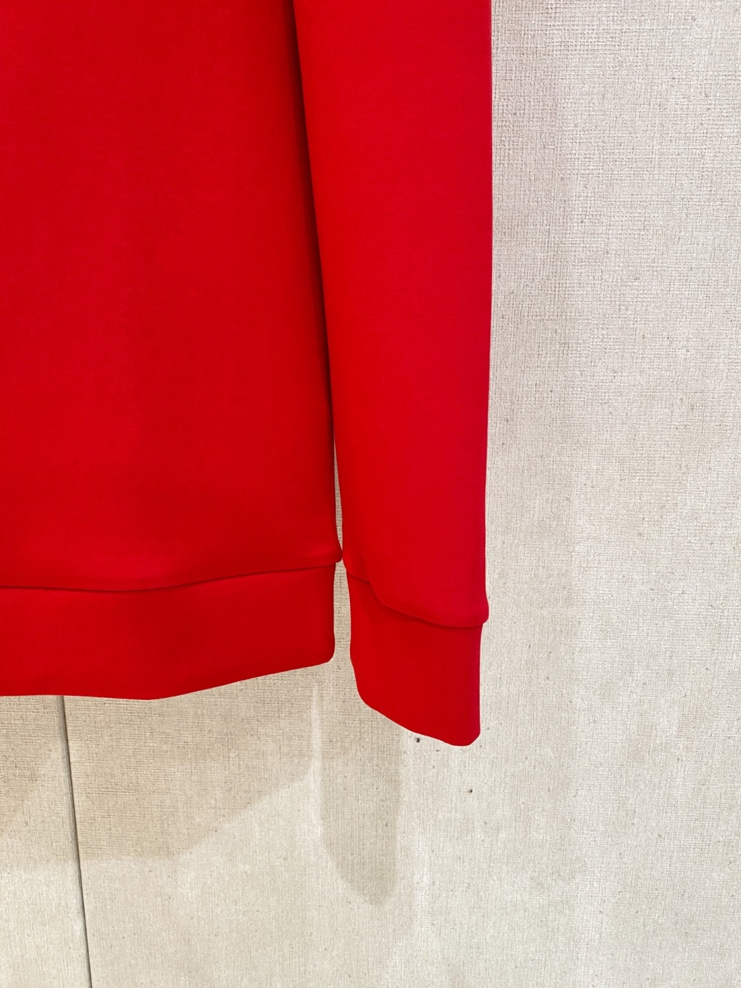 芬迪 新年中国红 2025秋冬新款 顶级版本 最新款空气层 卫衣独家发售！原版复刻，独家设计，超强工艺！