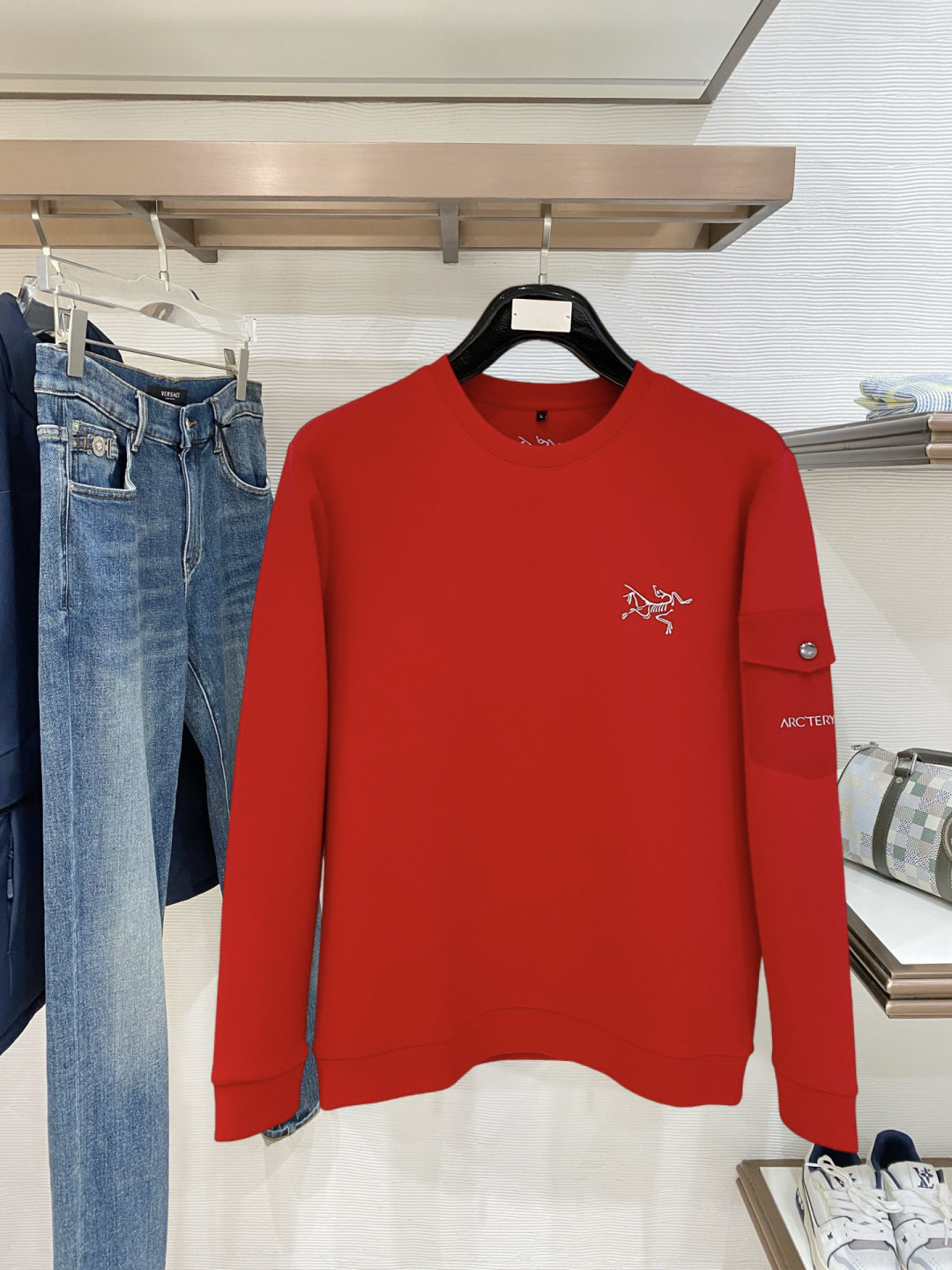 始祖鸟 新年中国红 2025秋冬新款 顶级版本 最新款空气层 卫衣独家发售！原版复刻，独家设计，超强工艺