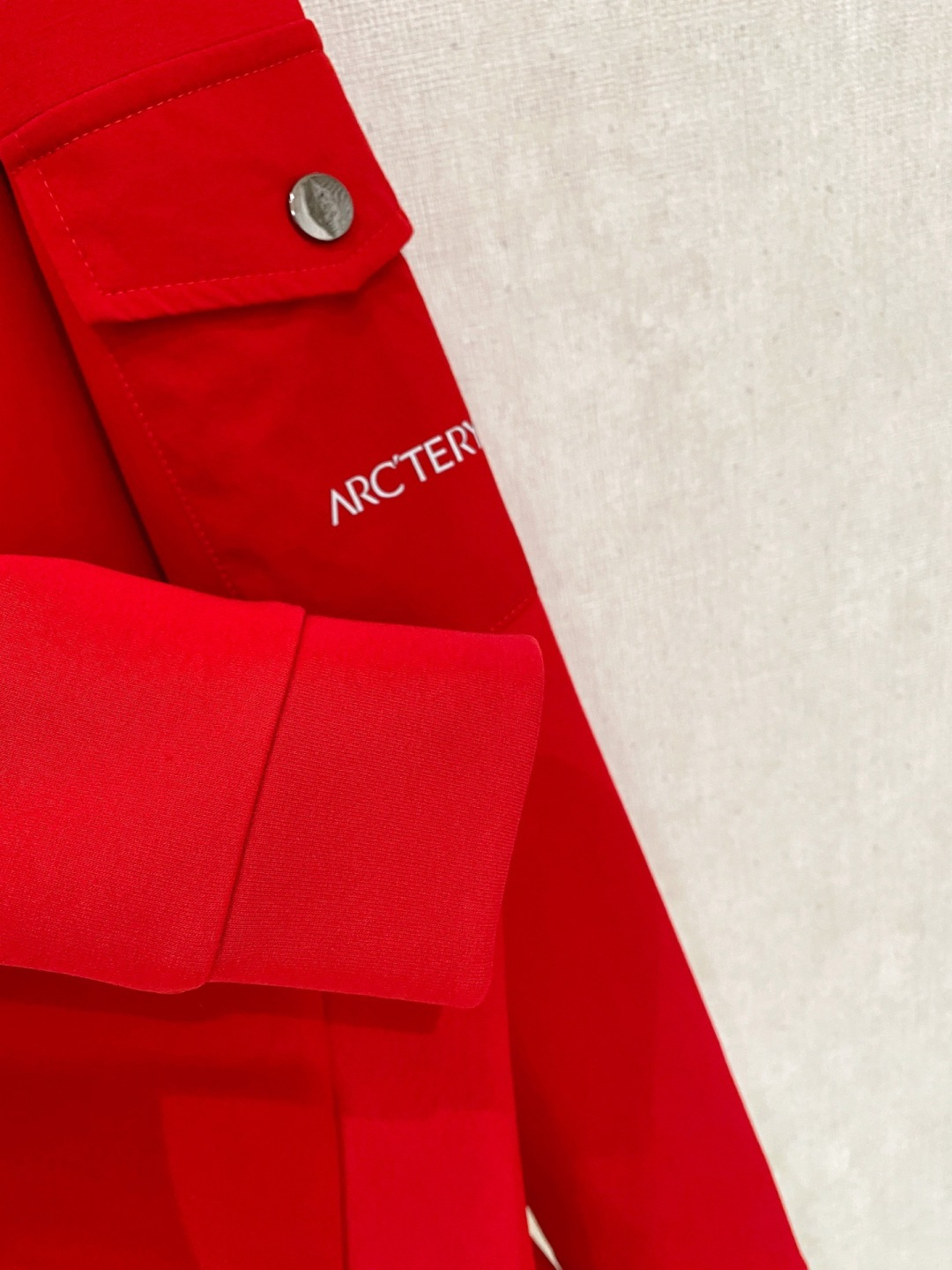 始祖鸟 新年中国红 2025秋冬新款 顶级版本 最新款空气层 卫衣独家发售！原版复刻，独家设计，超强工艺