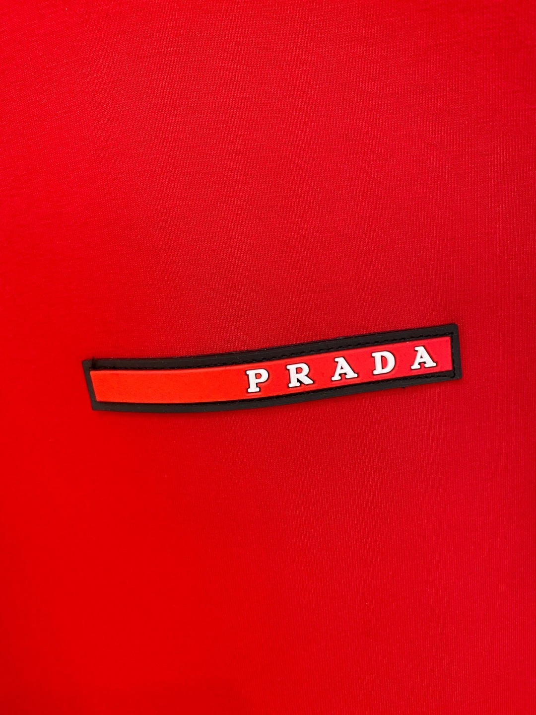 普拉达 新年中国红 2025秋冬新款 顶级版本 最新款空气层 卫衣独家发售！原版复刻，独家设计，超强工艺