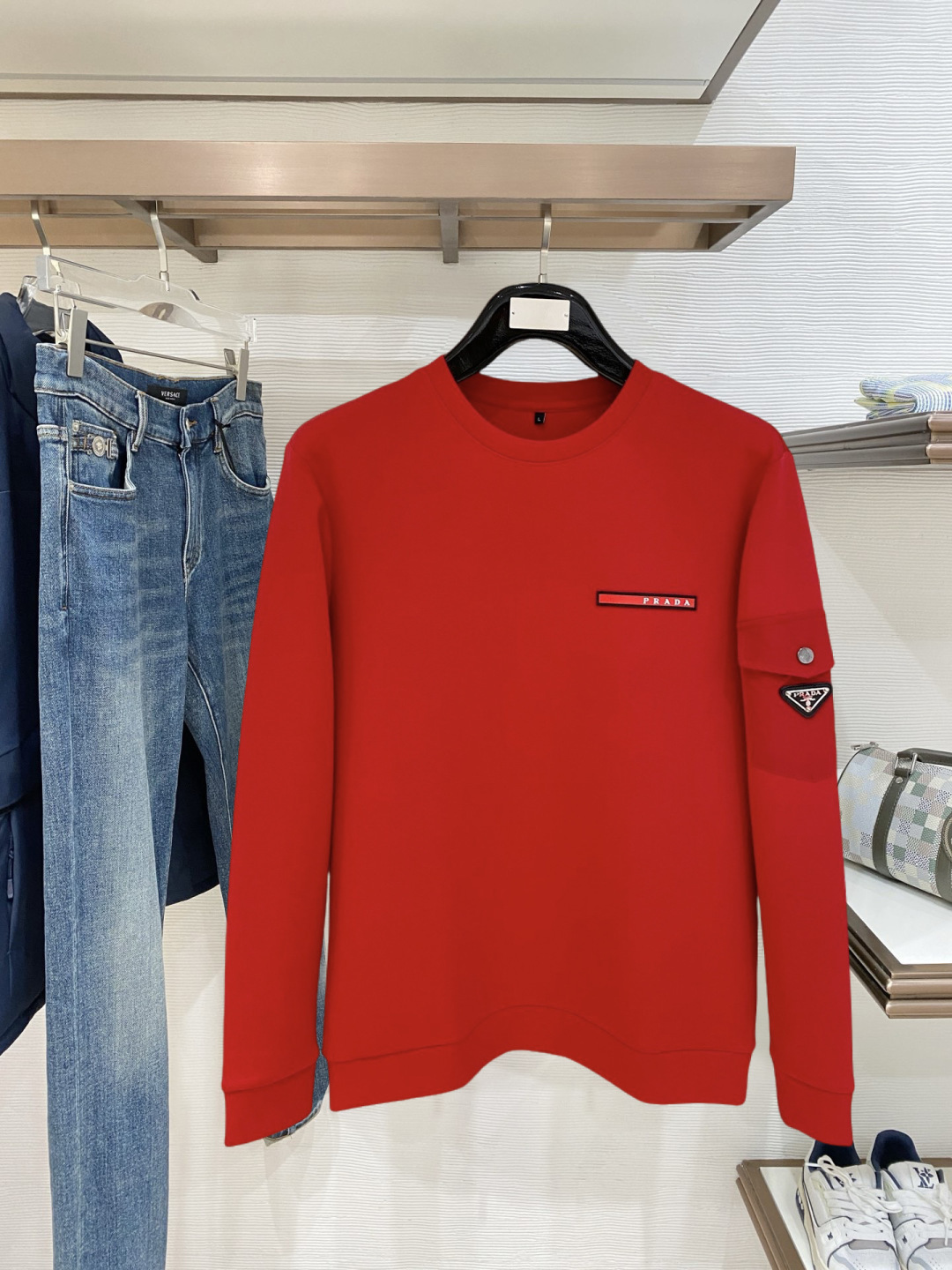 普拉达 新年中国红 2025秋冬新款 顶级版本 最新款空气层 卫衣独家发售！原版复刻，独家设计，超强工艺