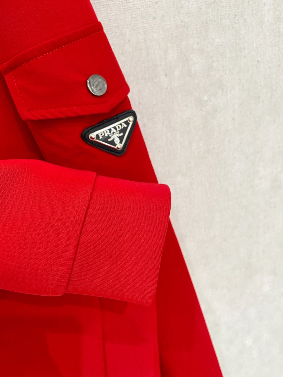 普拉达 新年中国红 2025秋冬新款 顶级版本 最新款空气层 卫衣独家发售！原版复刻，独家设计，超强工艺